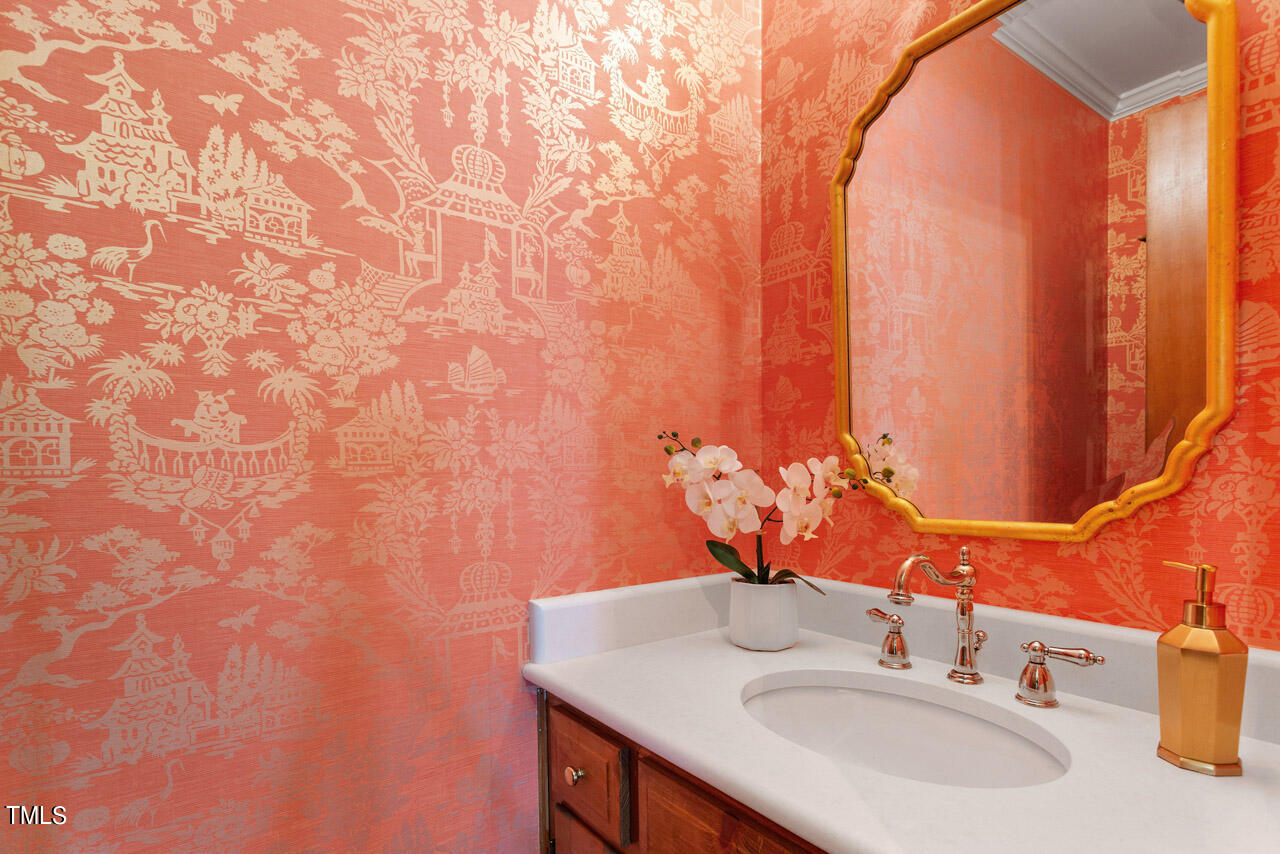 8916 Lindenshire Road