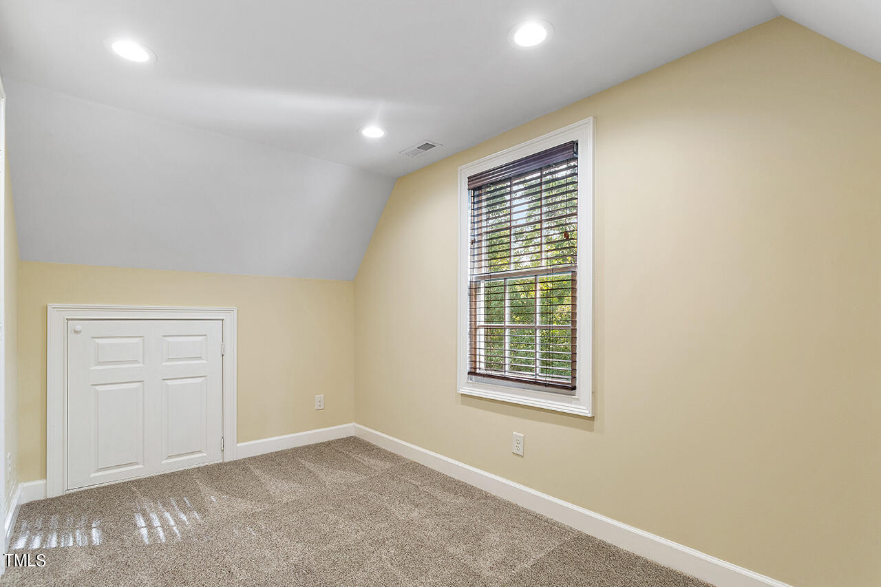 8916 Lindenshire Road