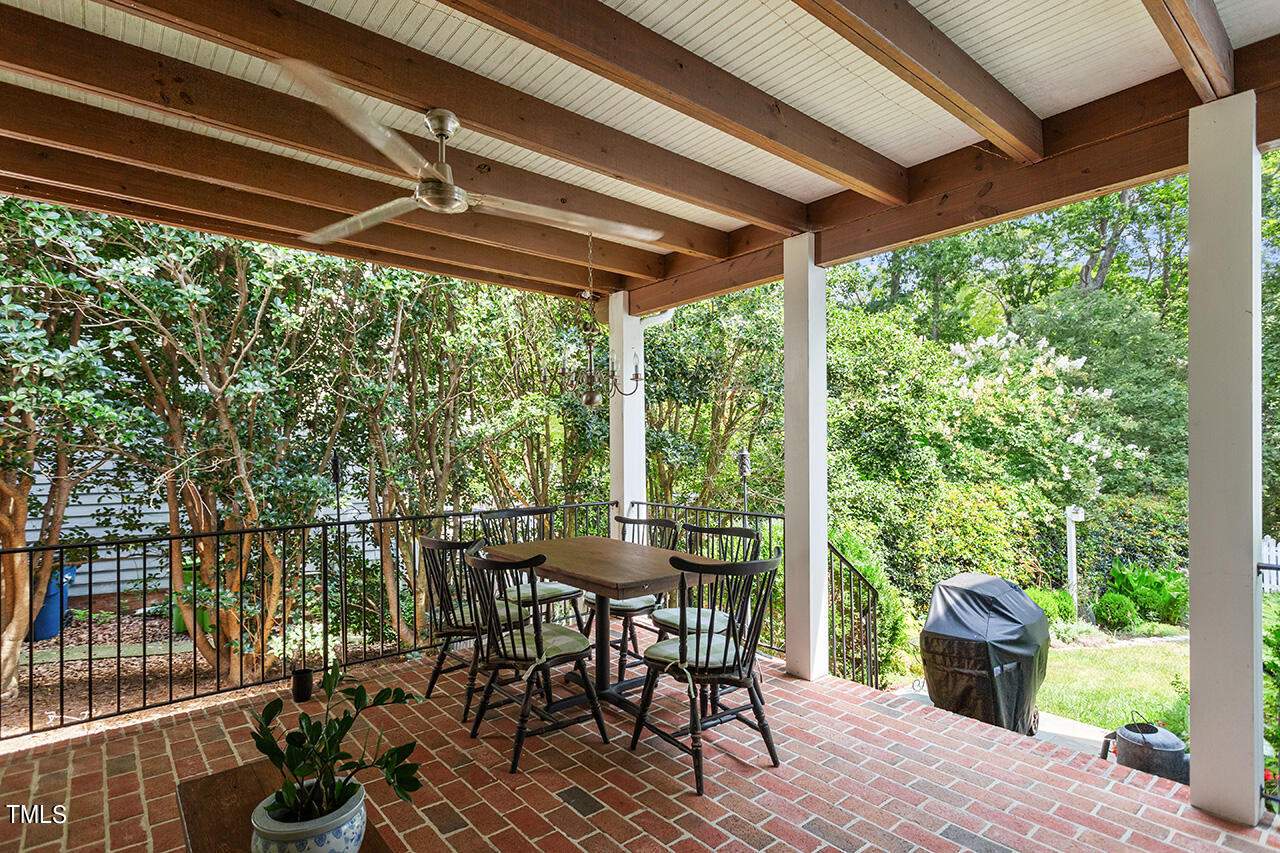 8916 Lindenshire Road