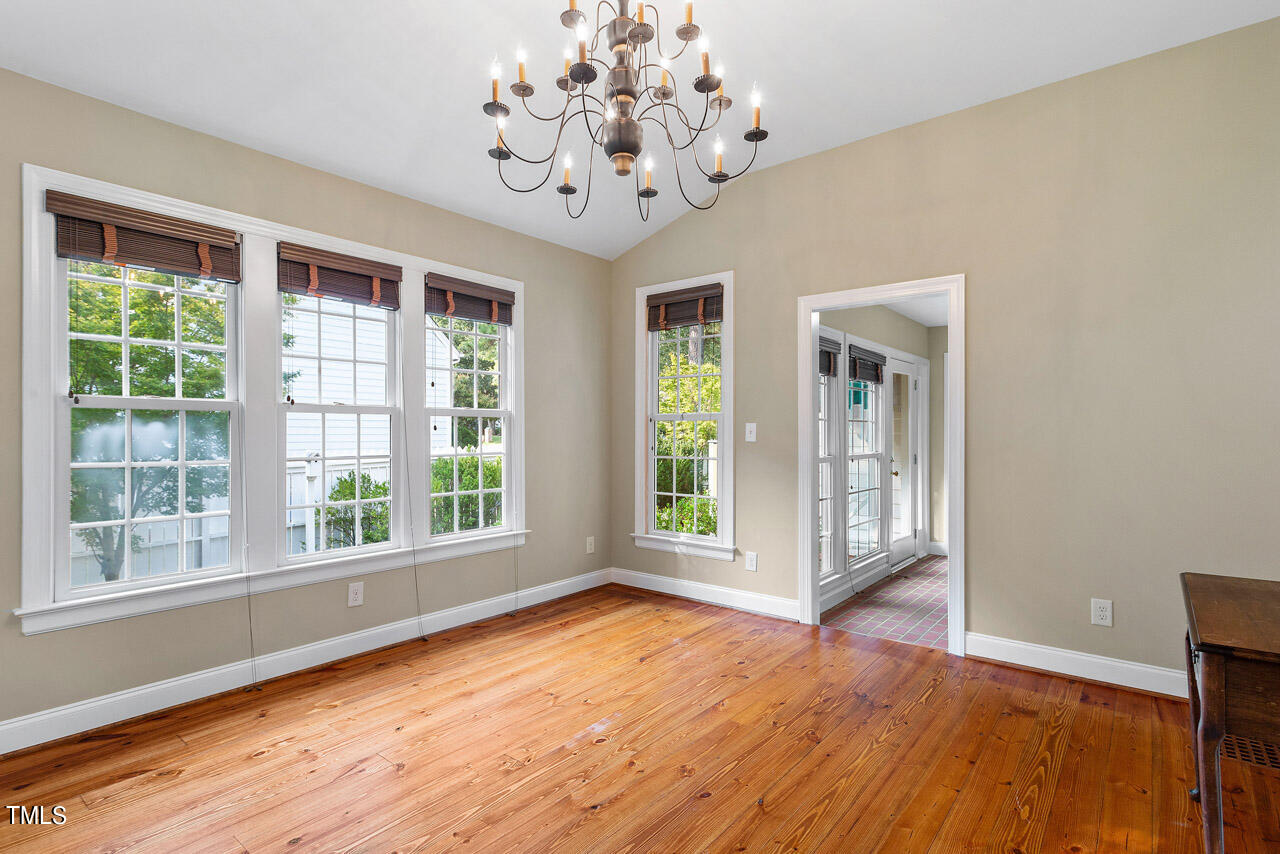 8916 Lindenshire Road