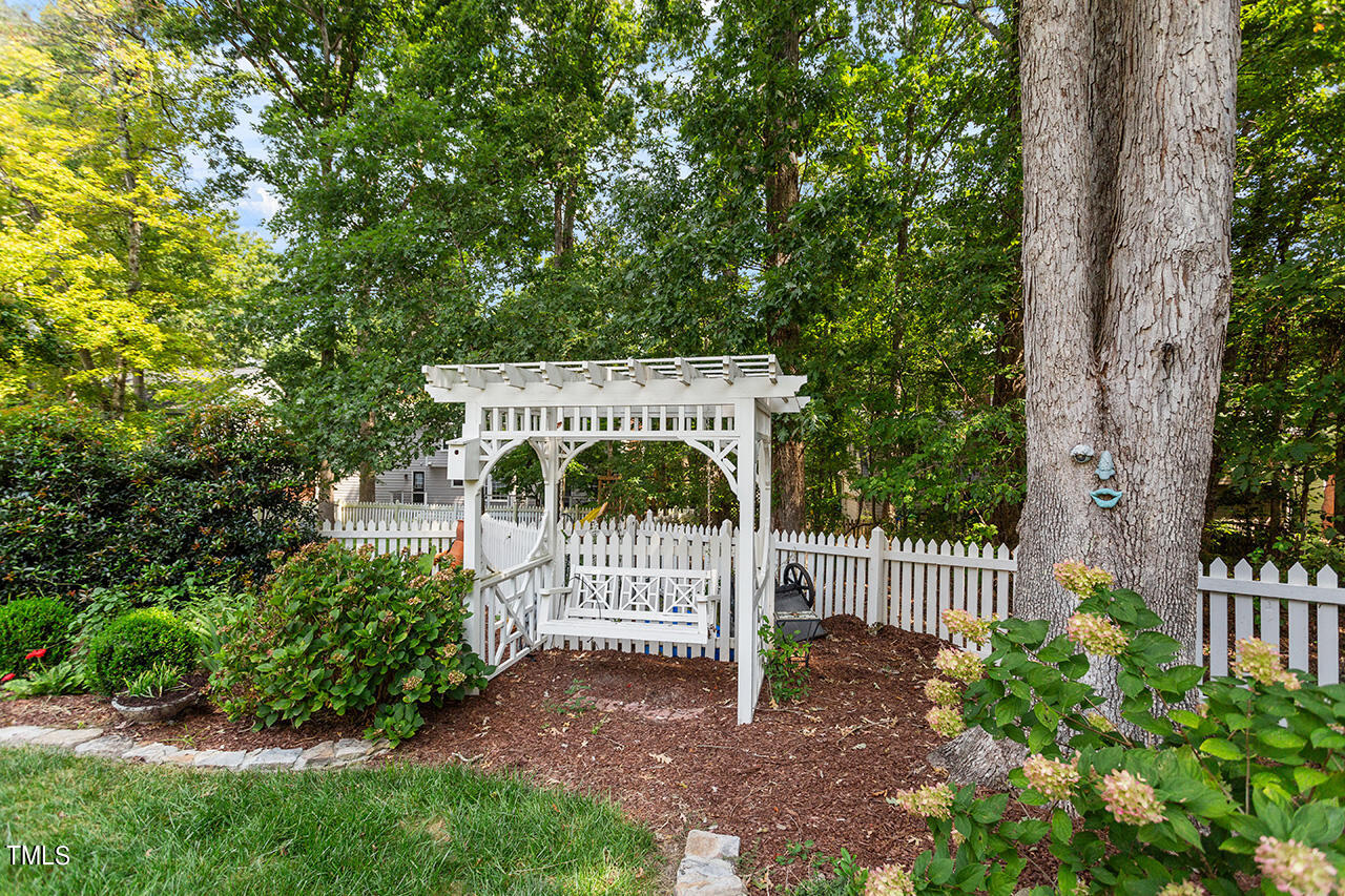 8916 Lindenshire Road