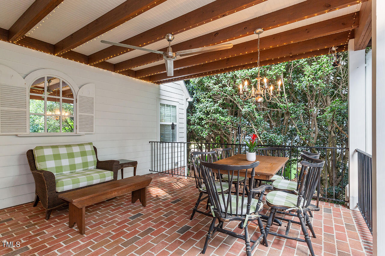 8916 Lindenshire Road