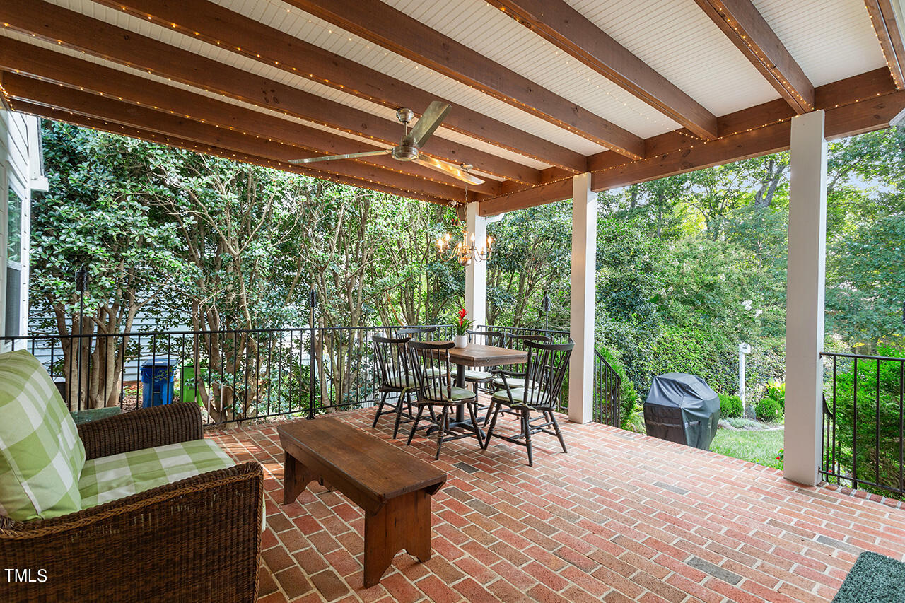 8916 Lindenshire Road