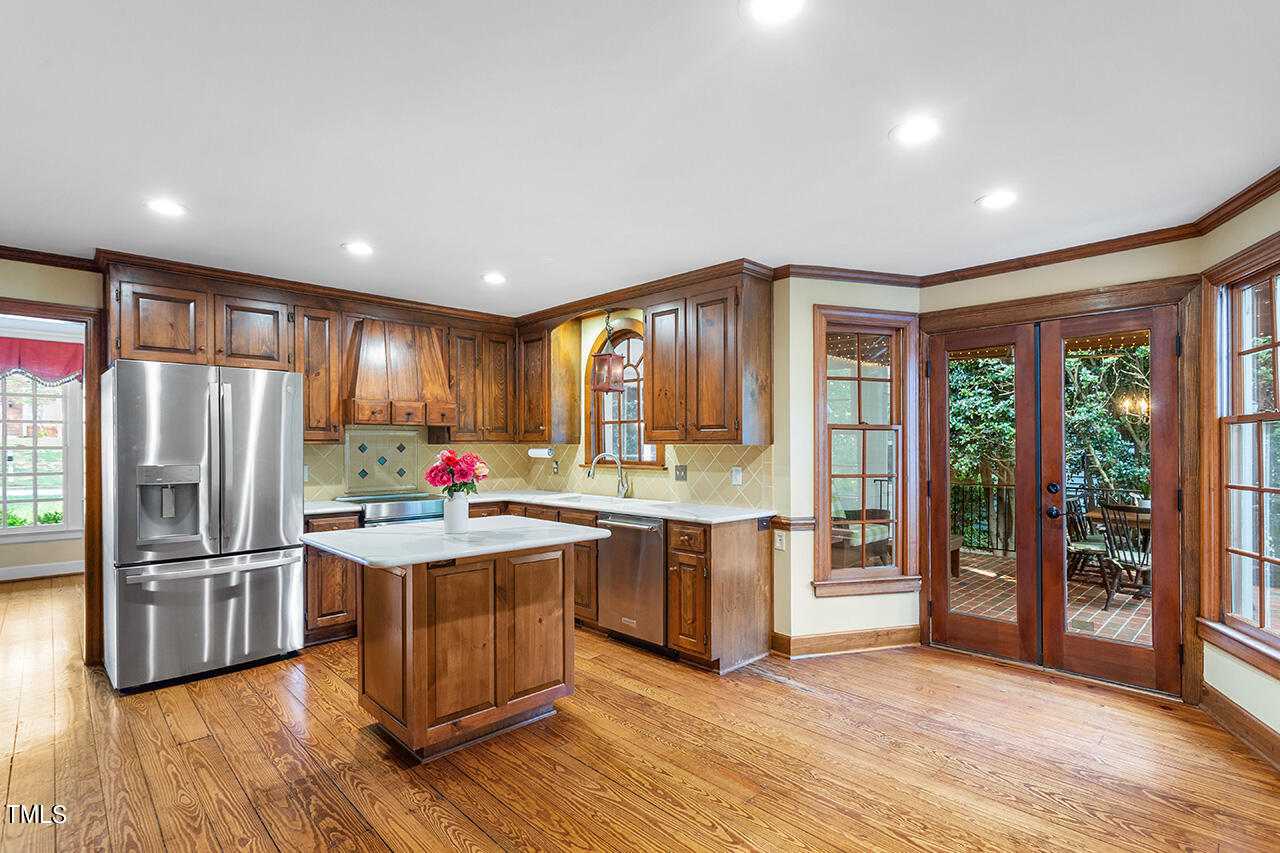 8916 Lindenshire Road