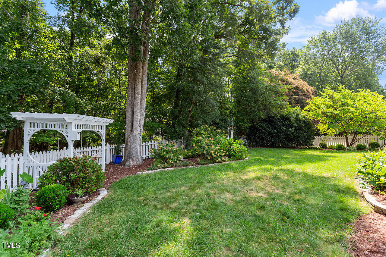 8916 Lindenshire Road