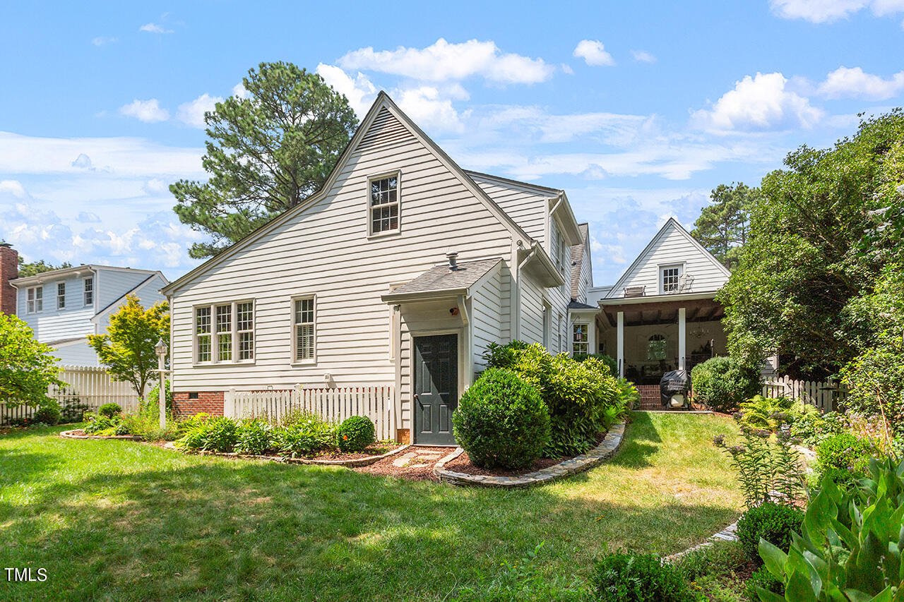 8916 Lindenshire Road