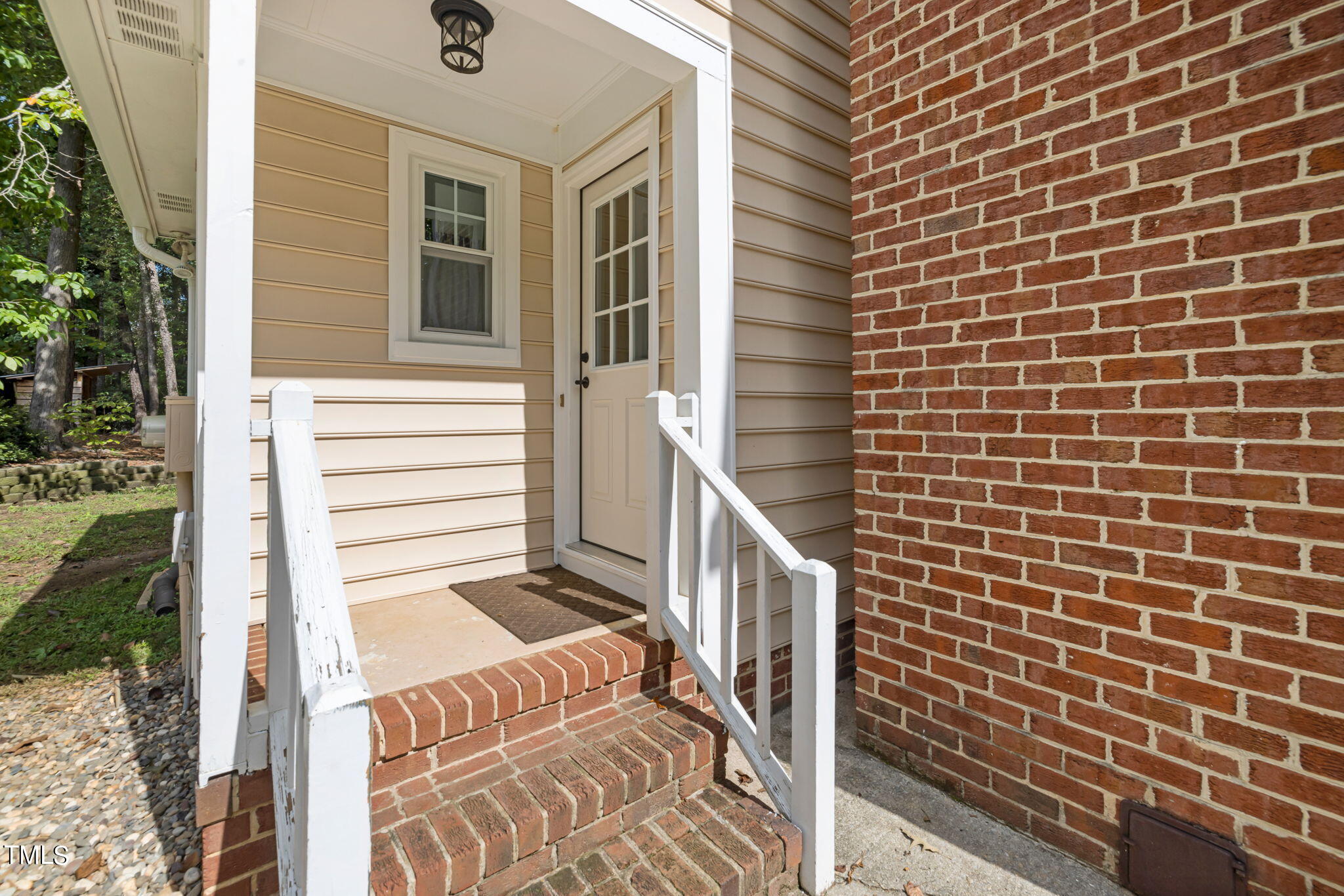 1112 Ashford Lane
