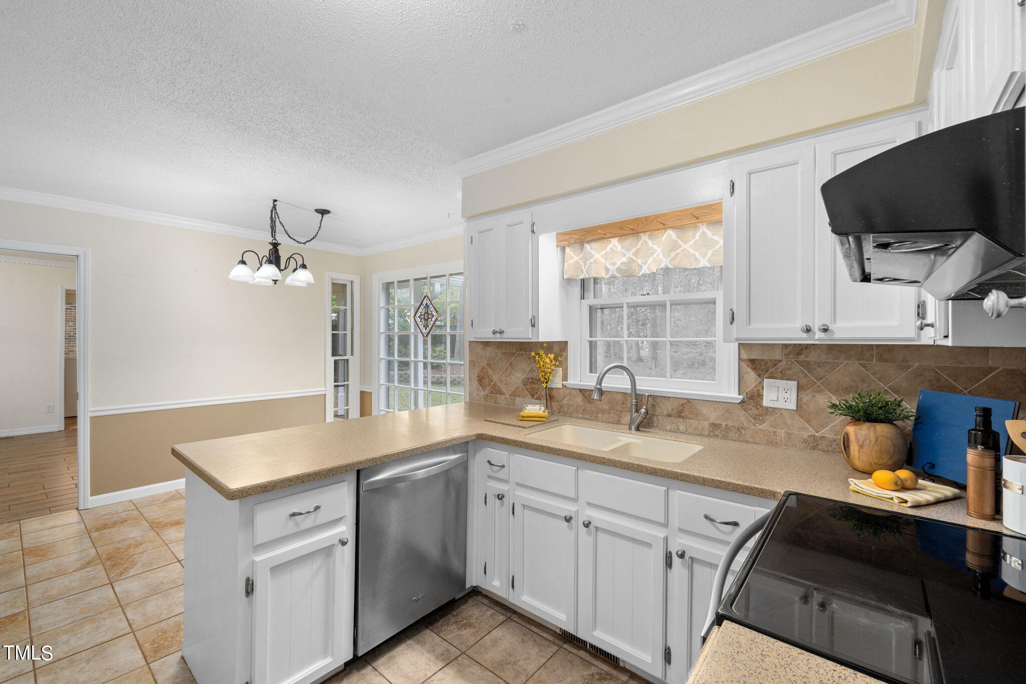 1112 Ashford Lane