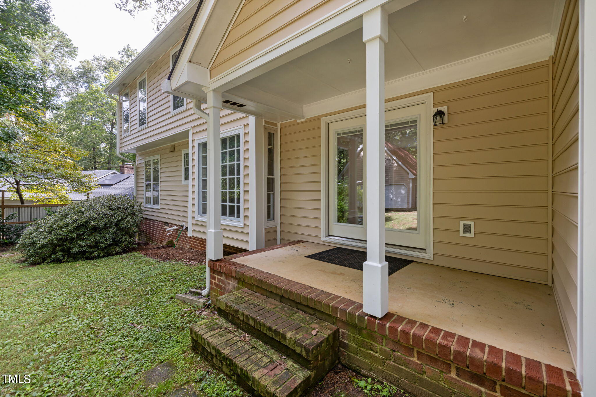 1112 Ashford Lane