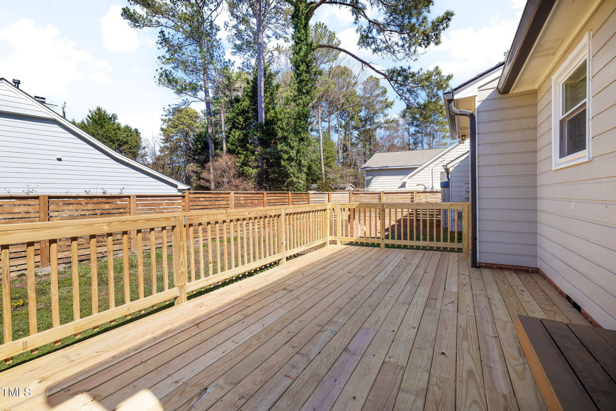 101 Longneedle Court