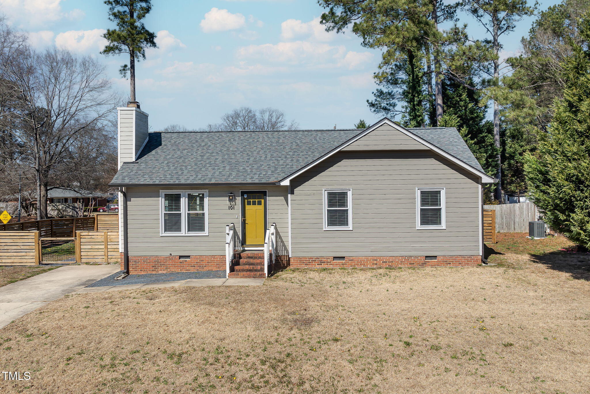 101 Longneedle Court