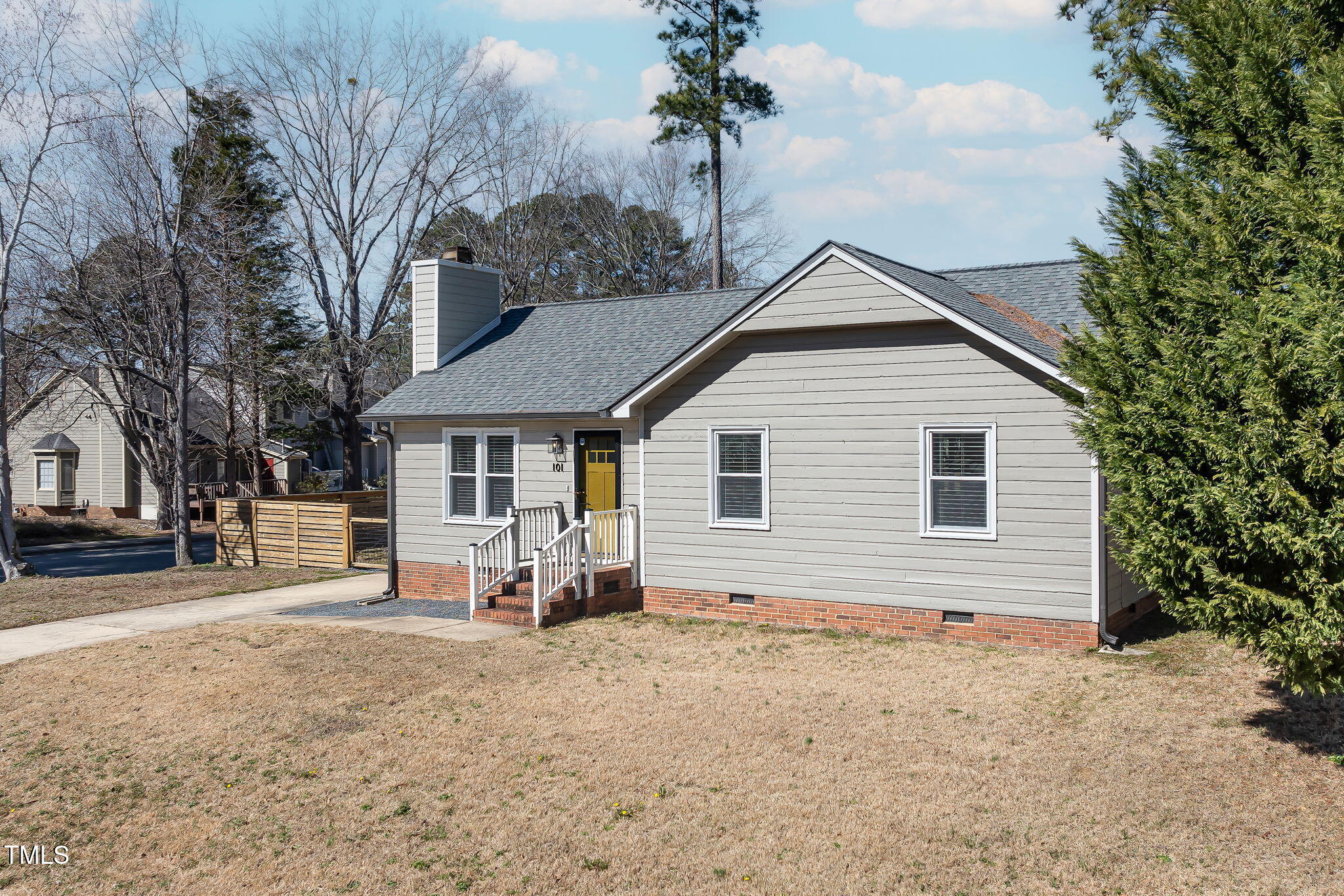 101 Longneedle Court
