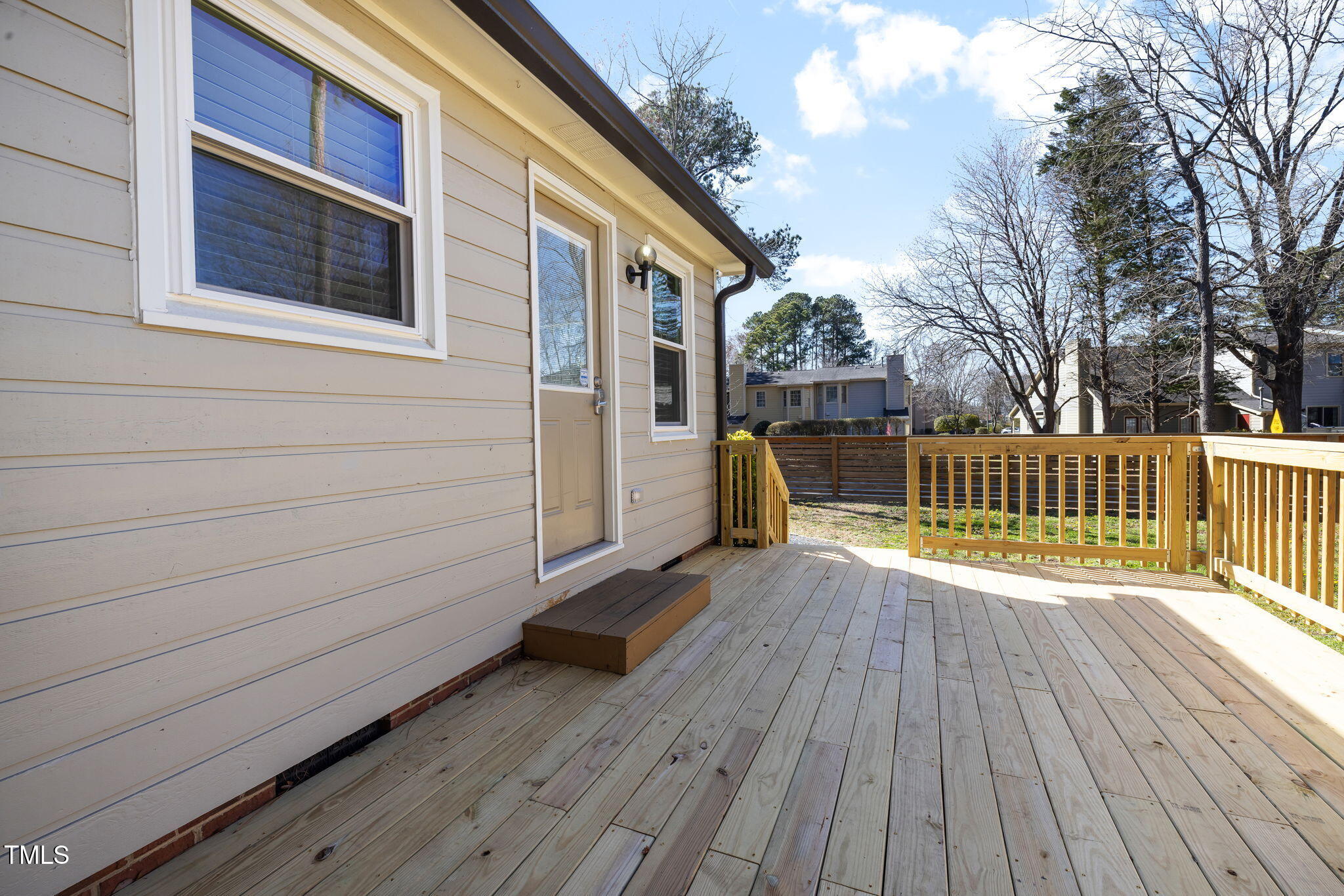 101 Longneedle Court