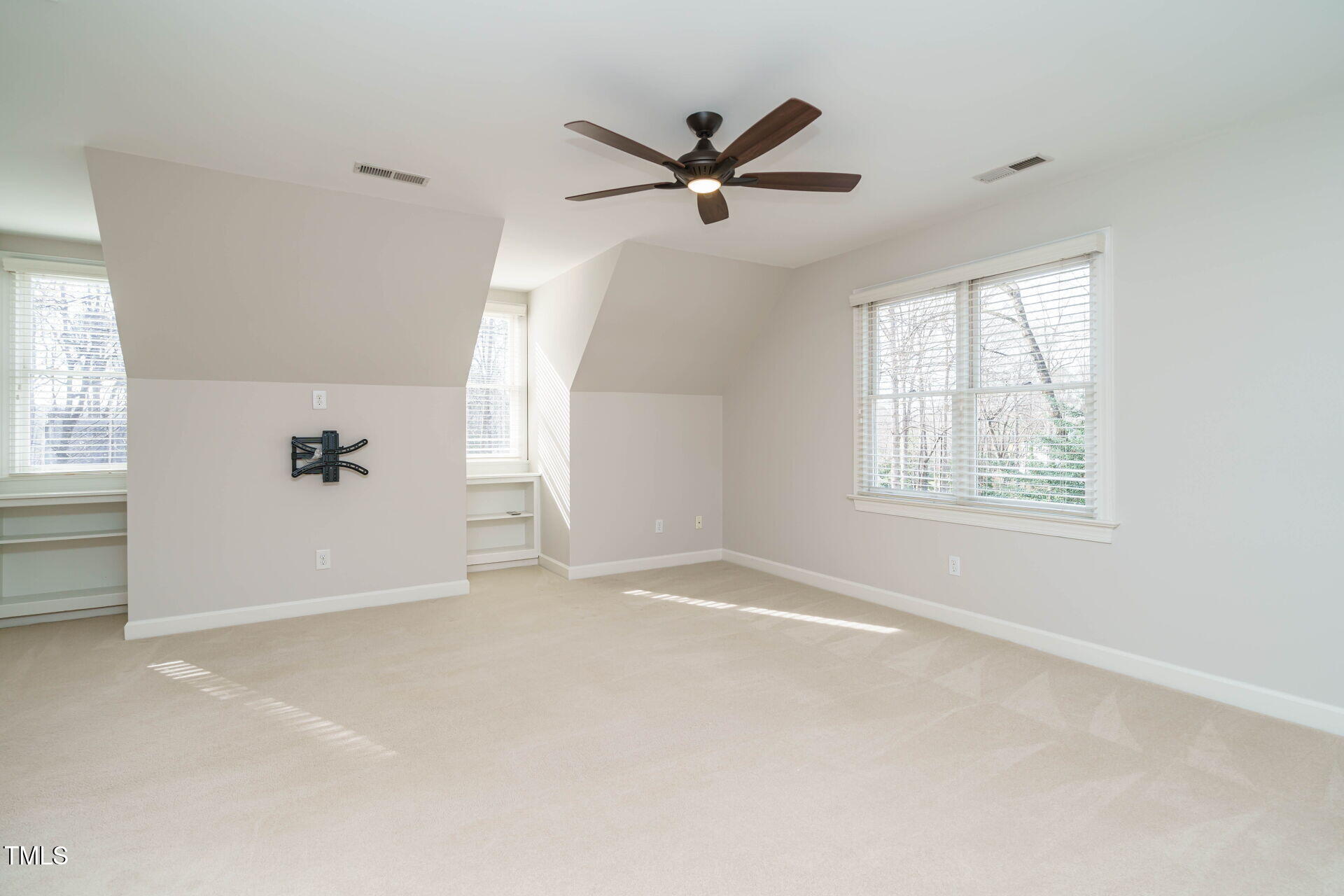 5508 Lake Edge Drive