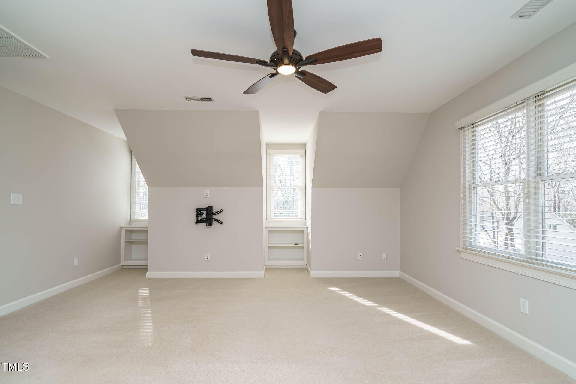 5508 Lake Edge Drive