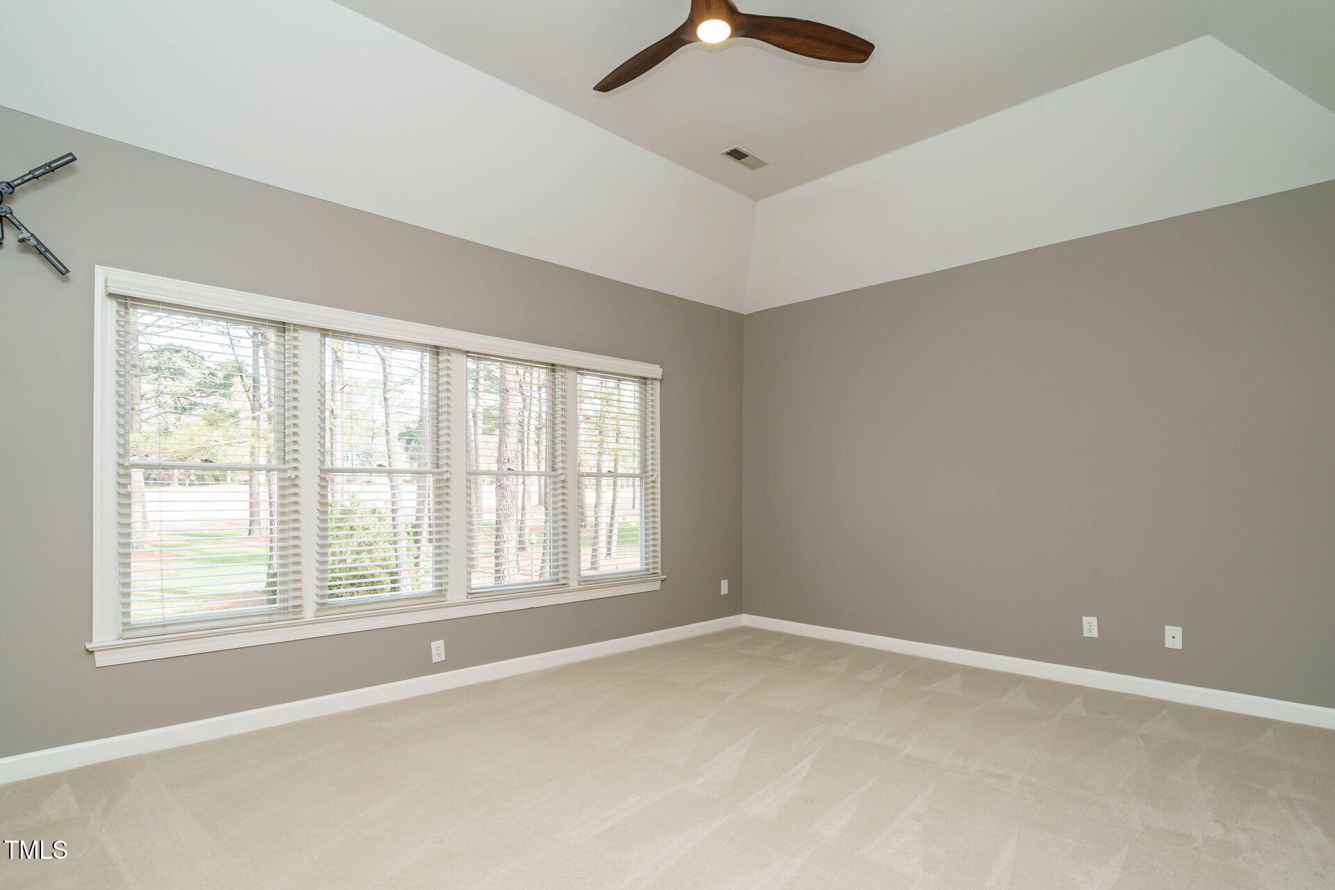 5508 Lake Edge Drive