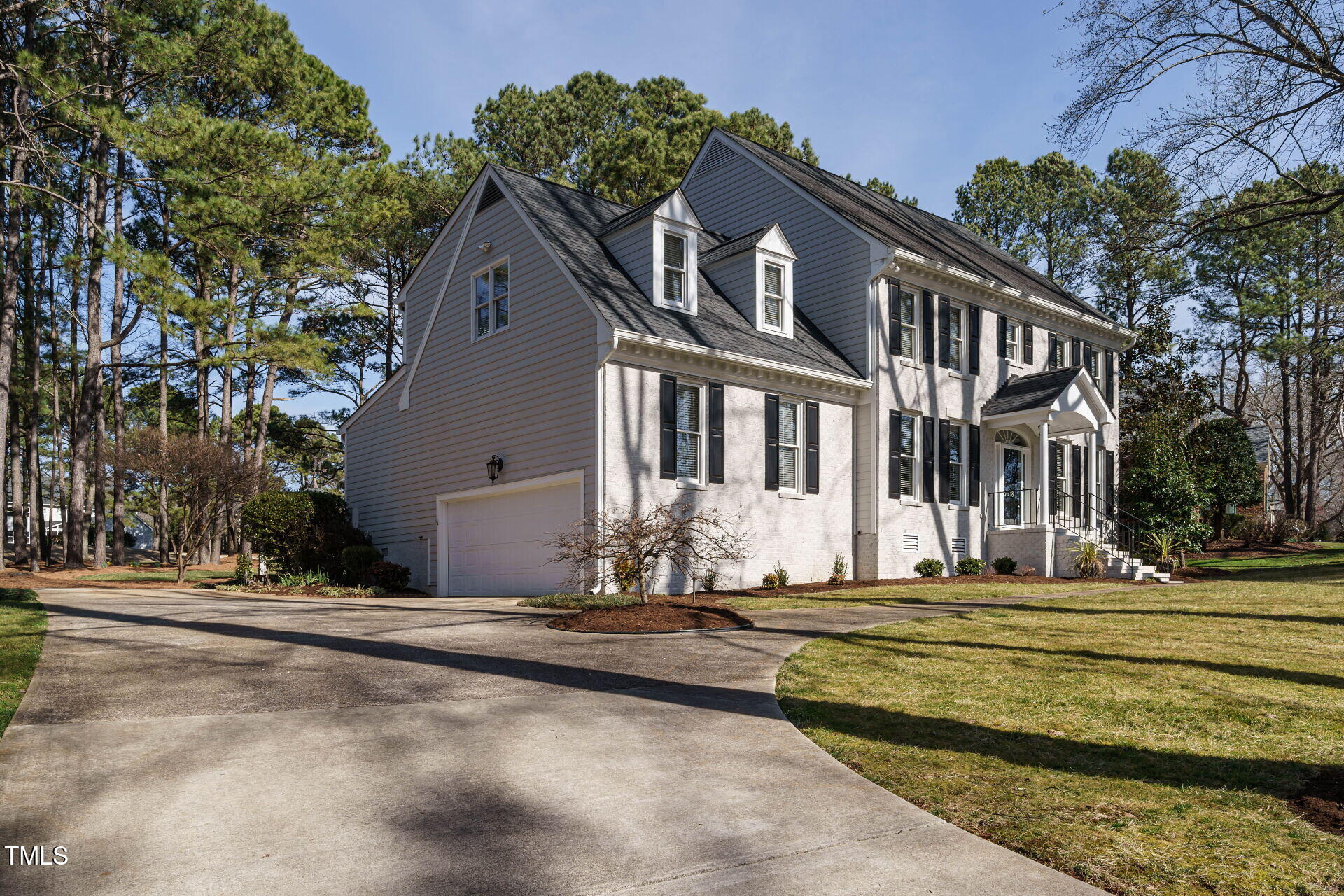 5508 Lake Edge Drive