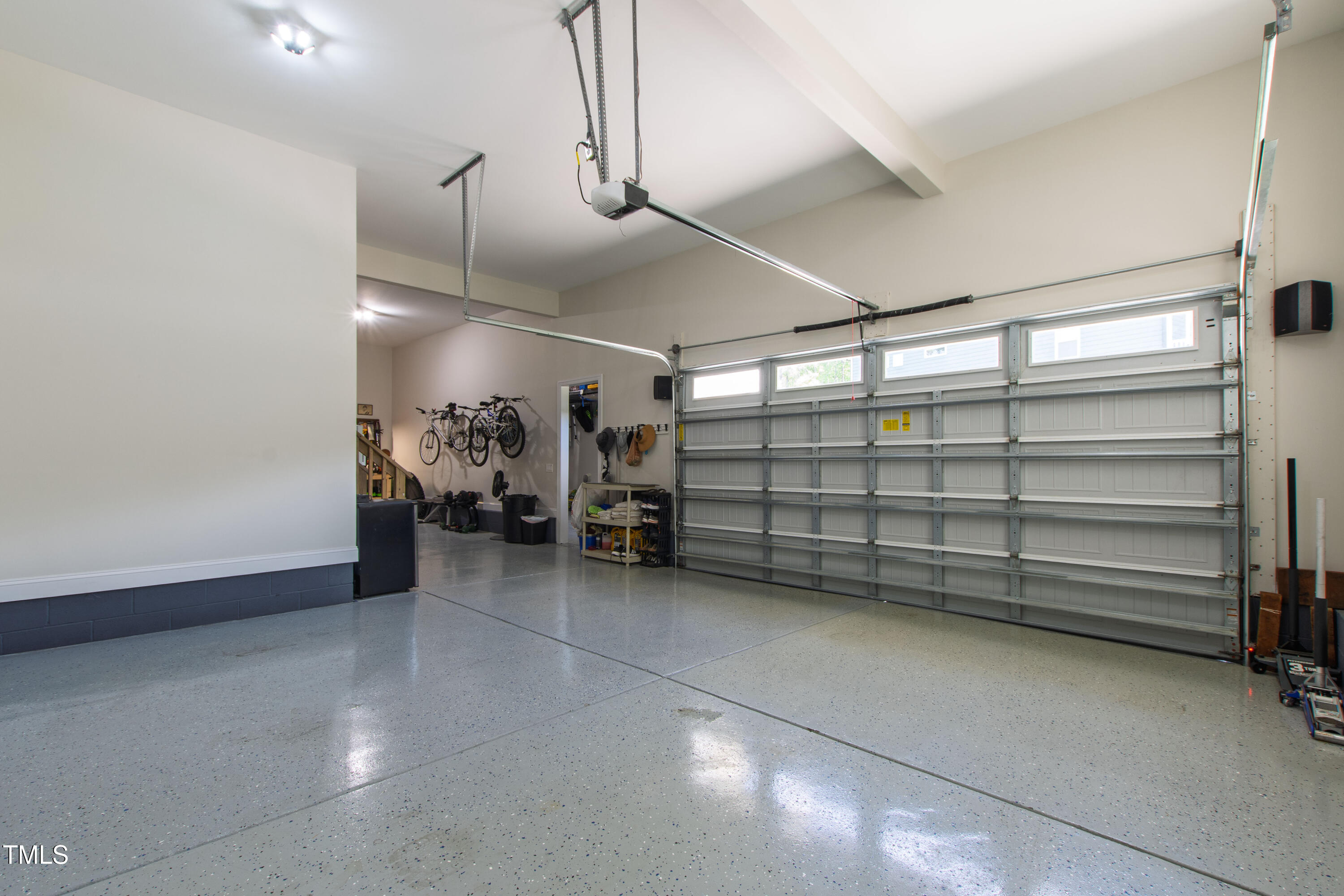 1928 Vandiver Way