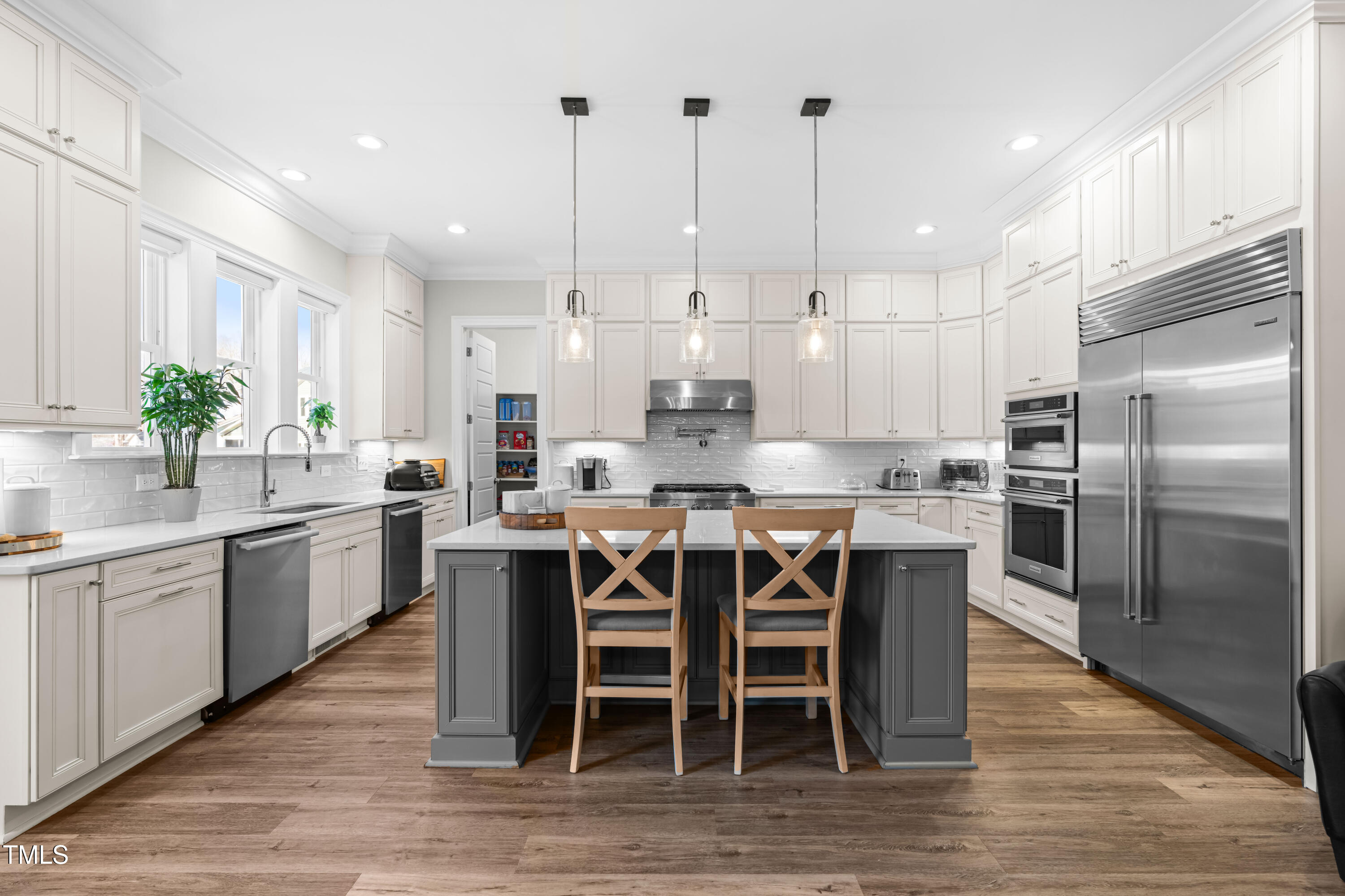 3847 Stoneridge Forest Drive