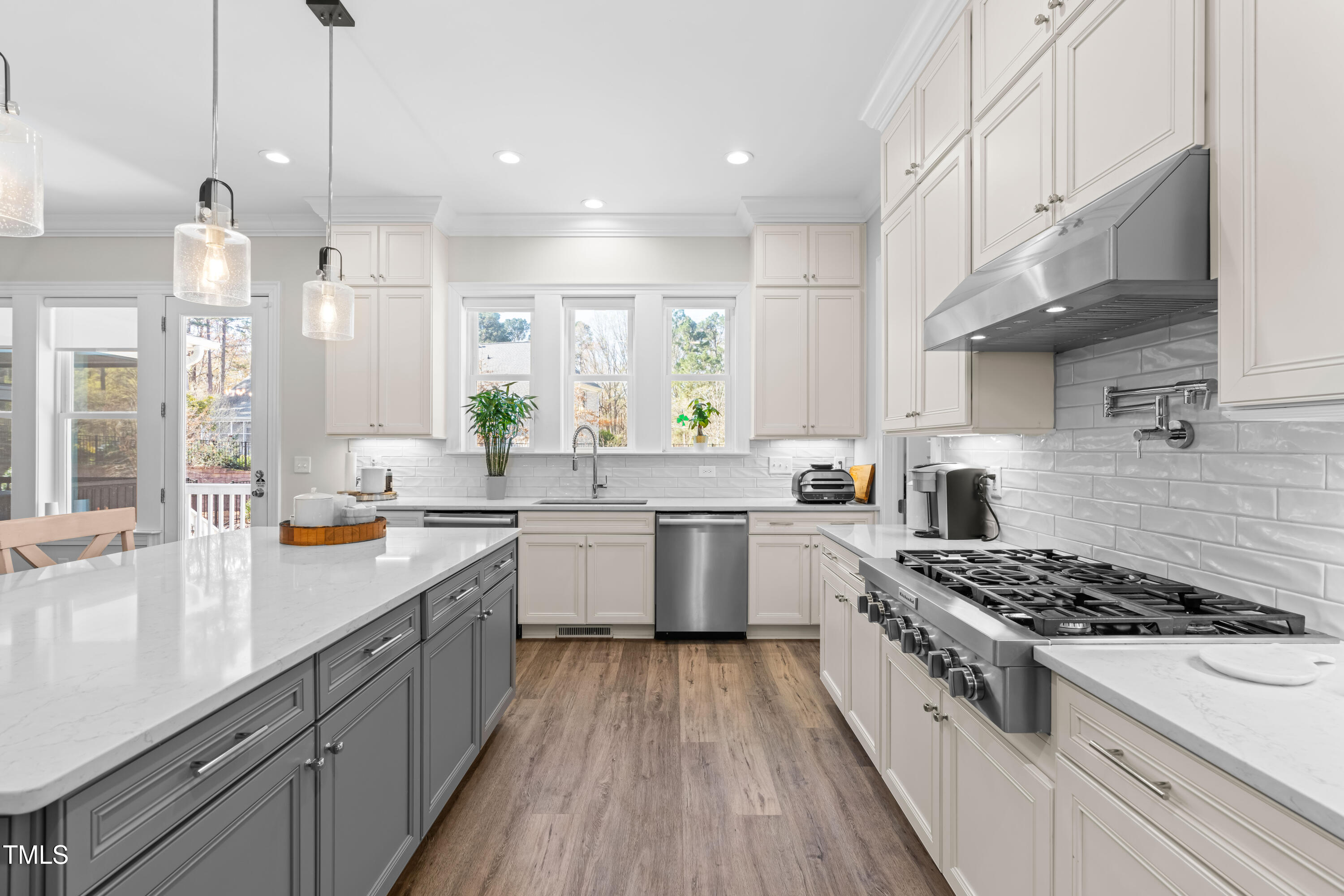 3847 Stoneridge Forest Drive