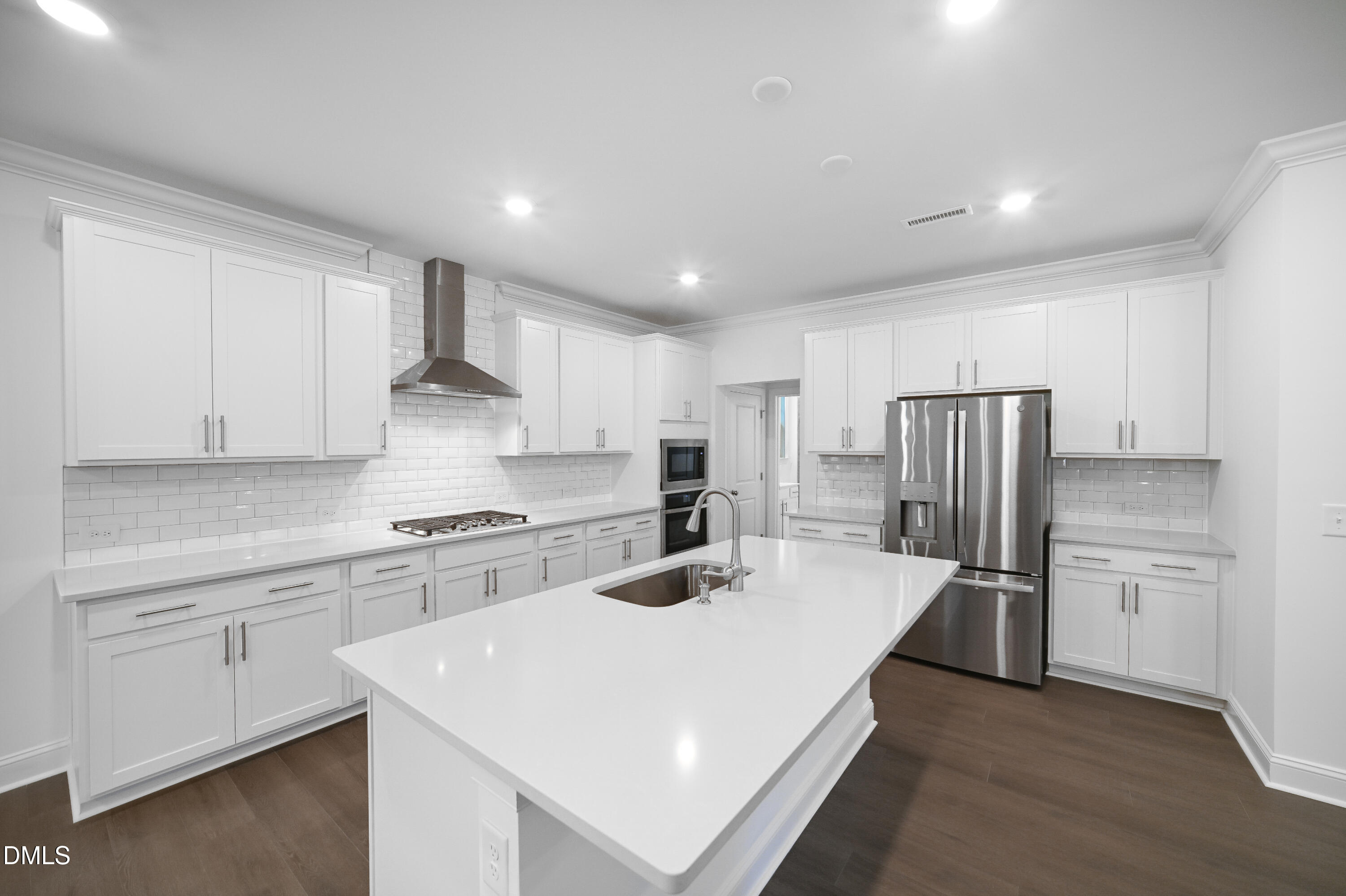 912 Cassa Clubhouse Way