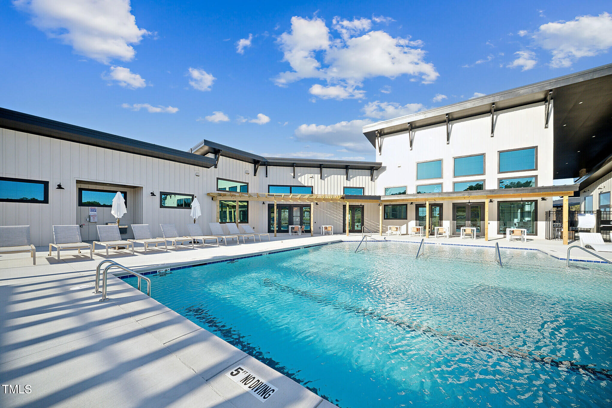 912 Cassa Clubhouse Way