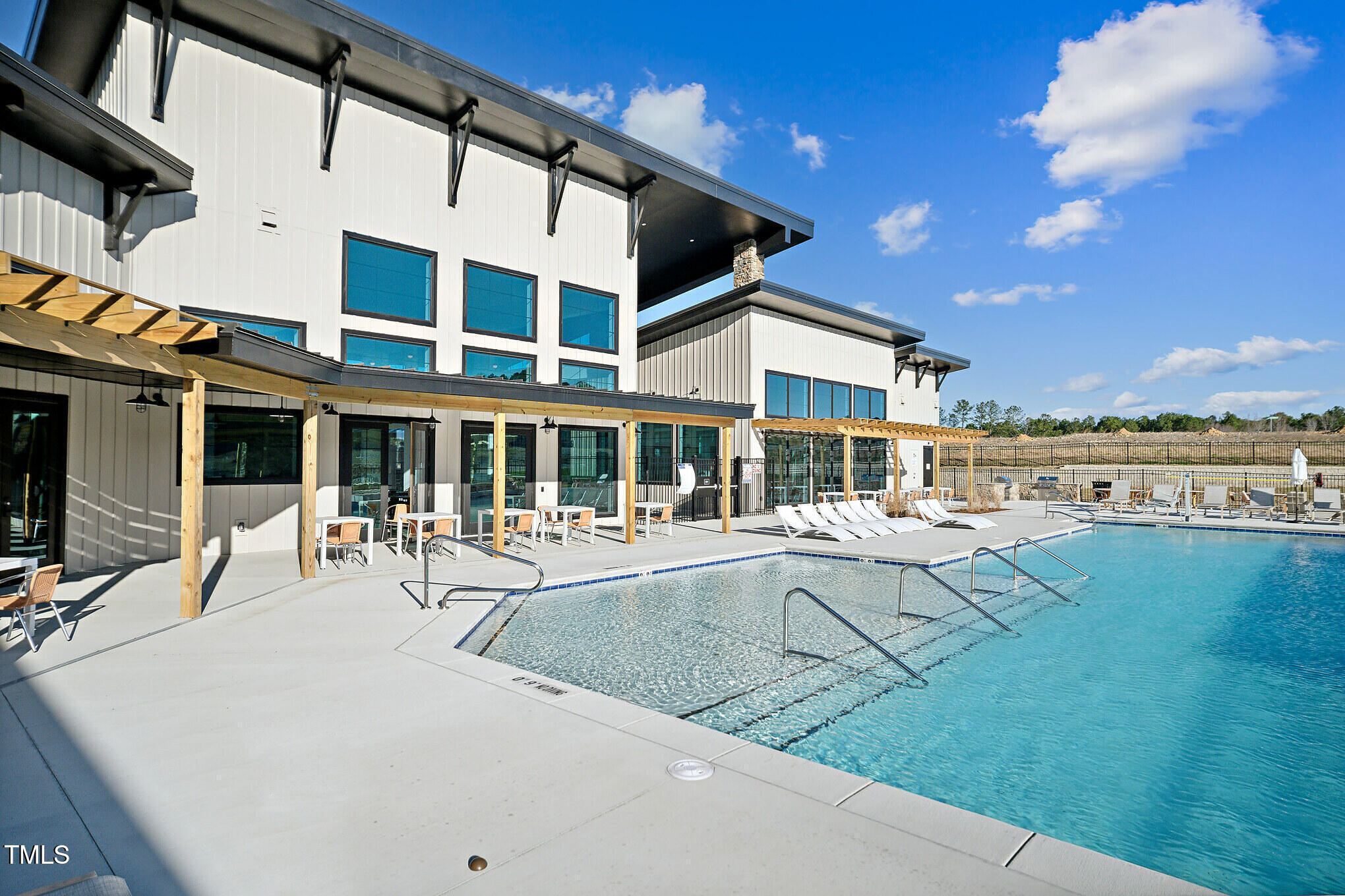 912 Cassa Clubhouse Way