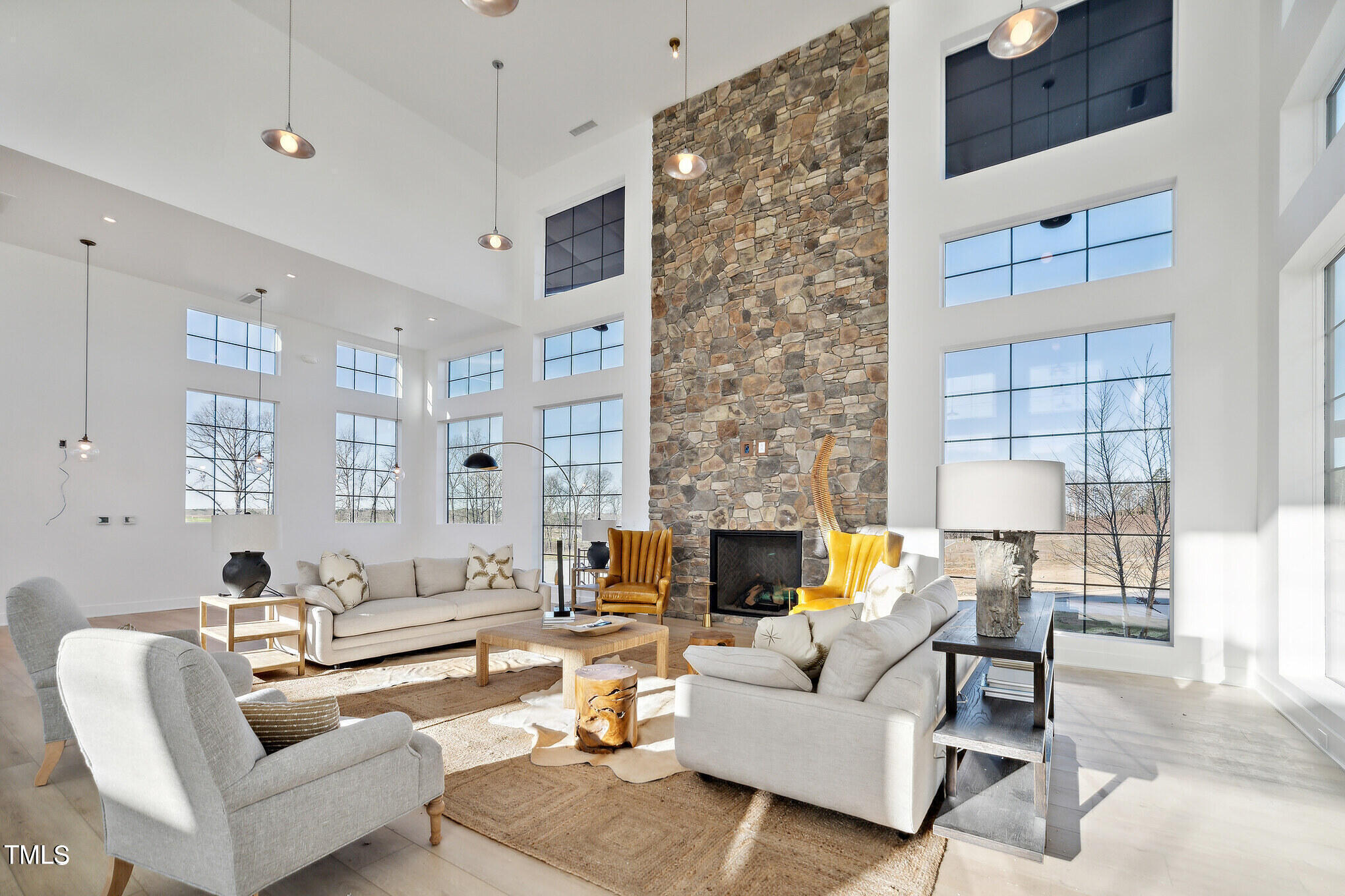 912 Cassa Clubhouse Way