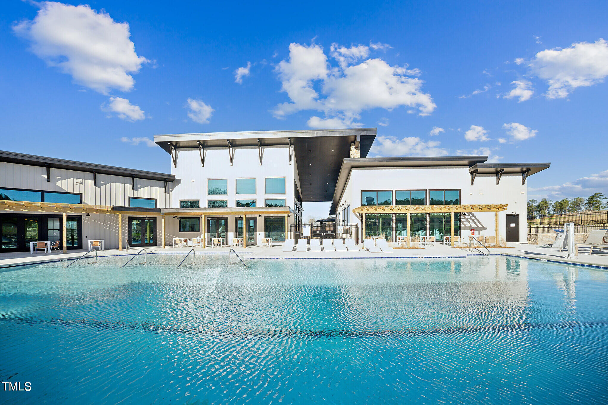 912 Cassa Clubhouse Way