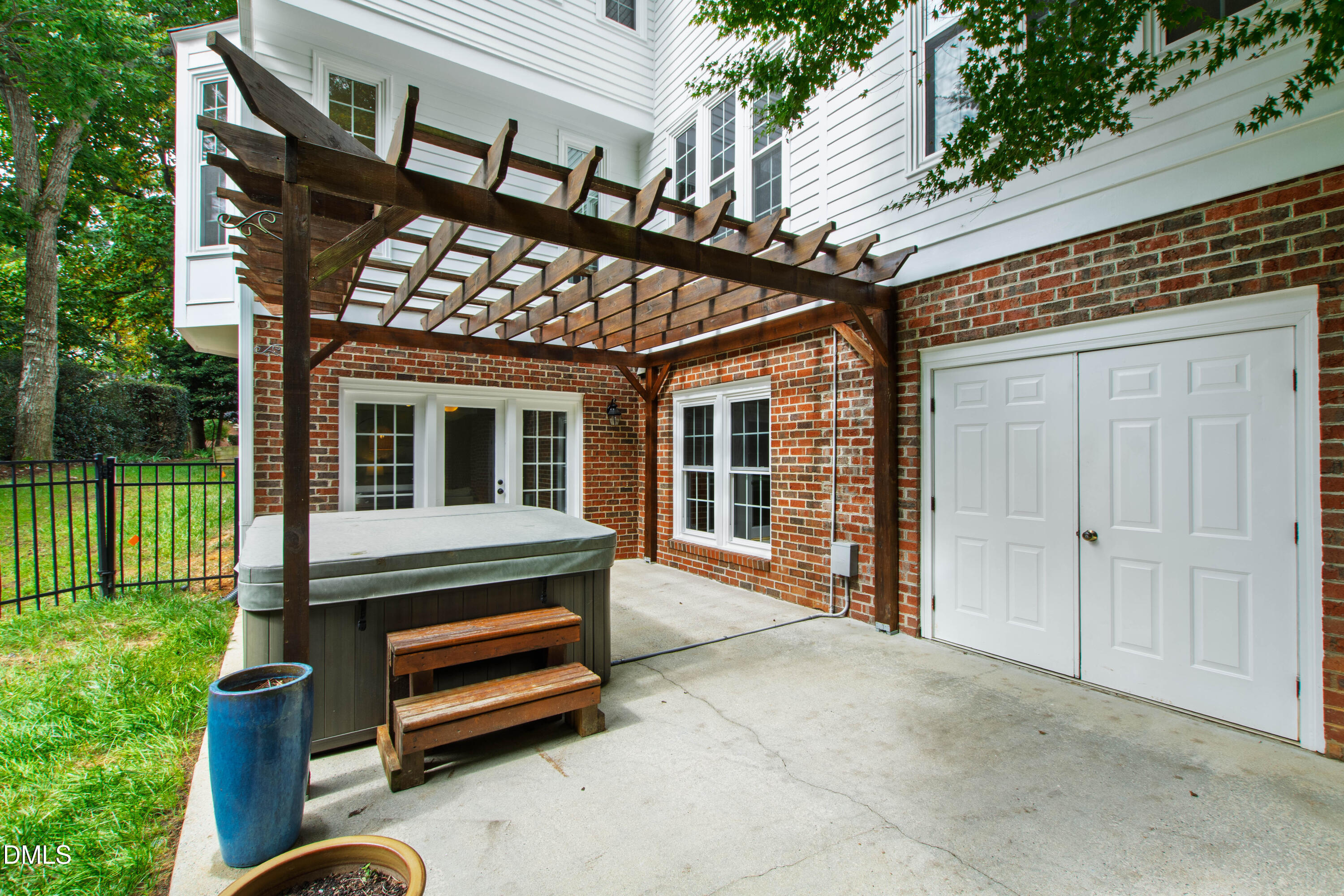 105 Charlemagne Court