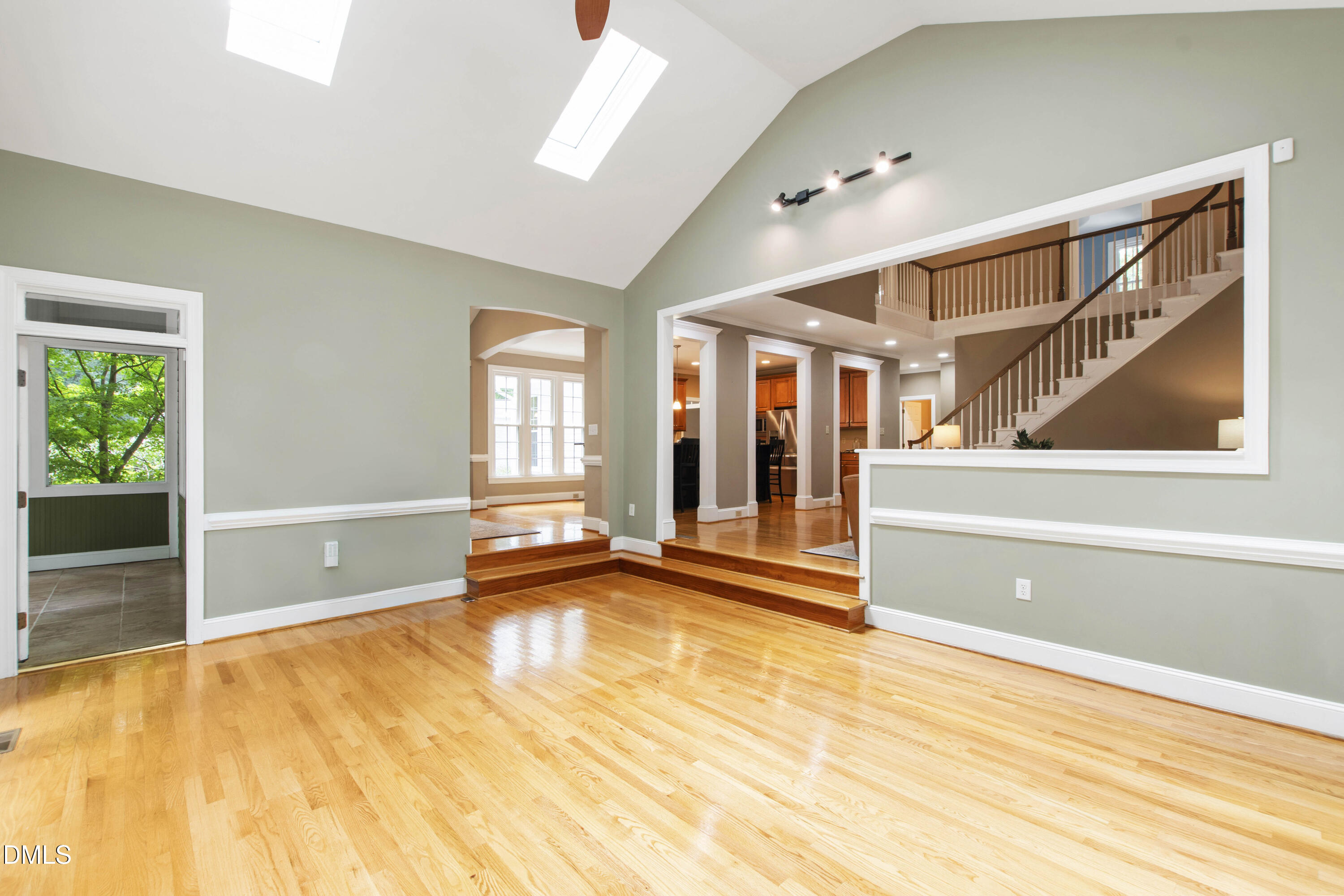 105 Charlemagne Court