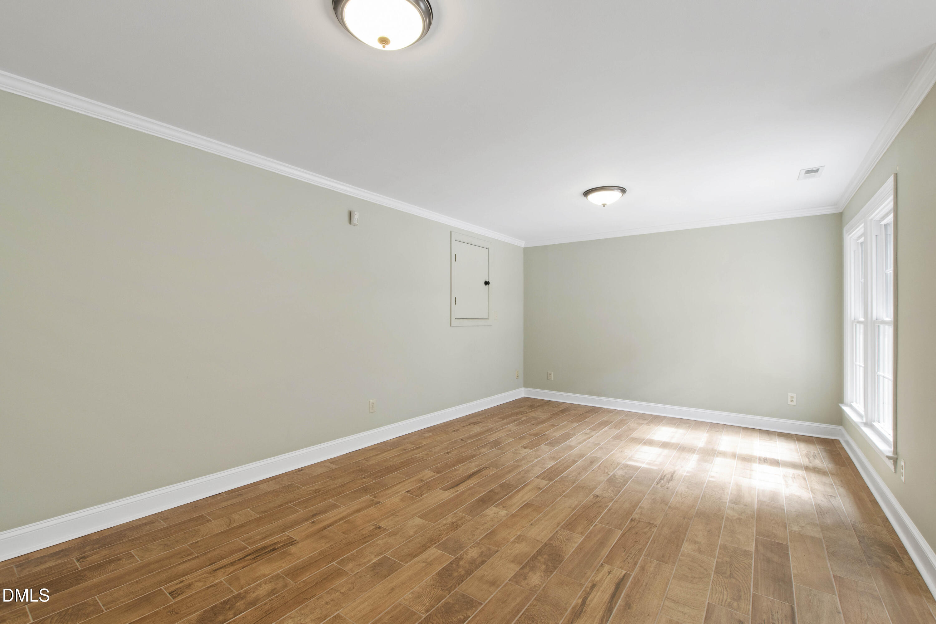 105 Charlemagne Court