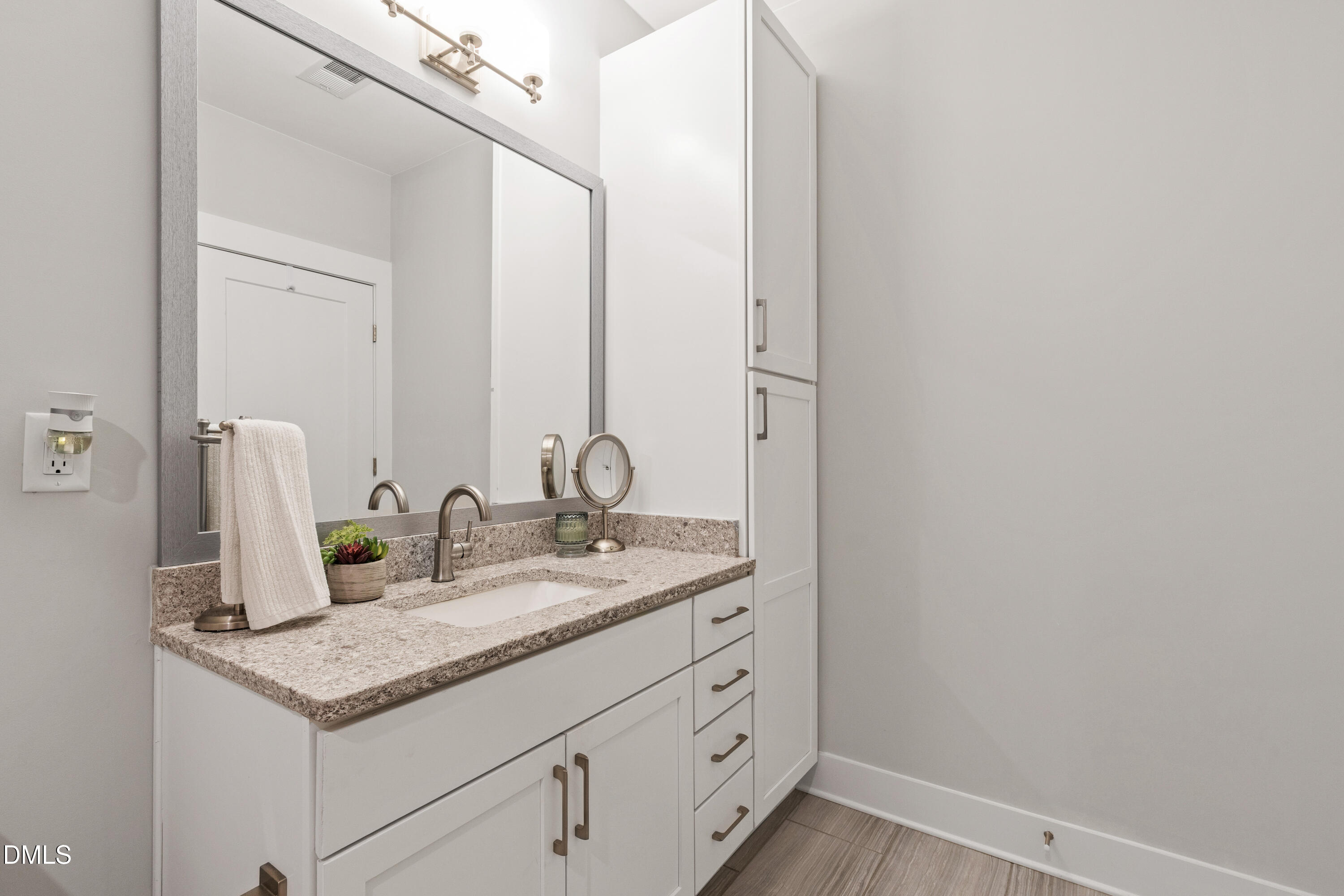 105 Chatham Walk Lane # 204