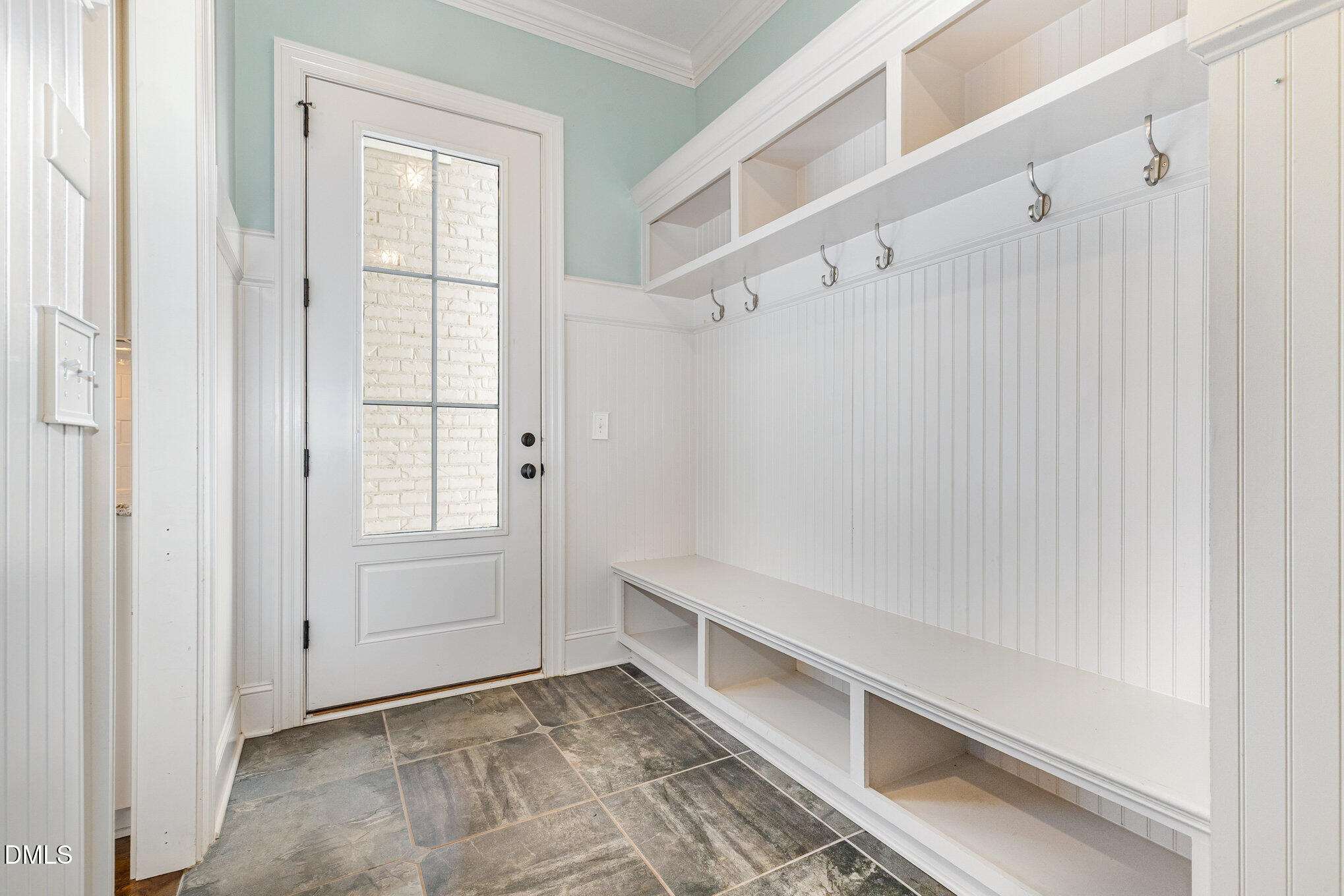 5112 Pomfret Point