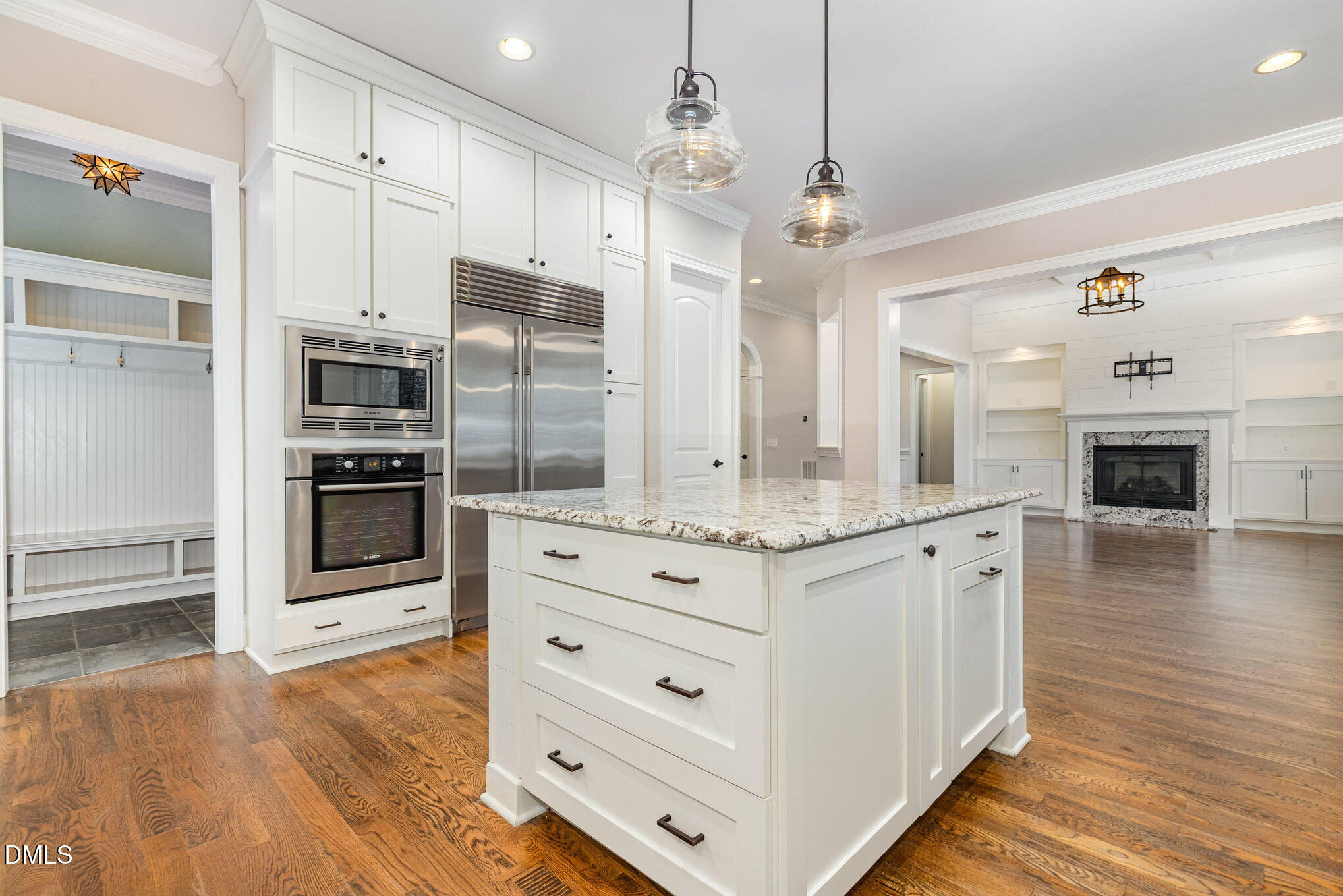 5112 Pomfret Point