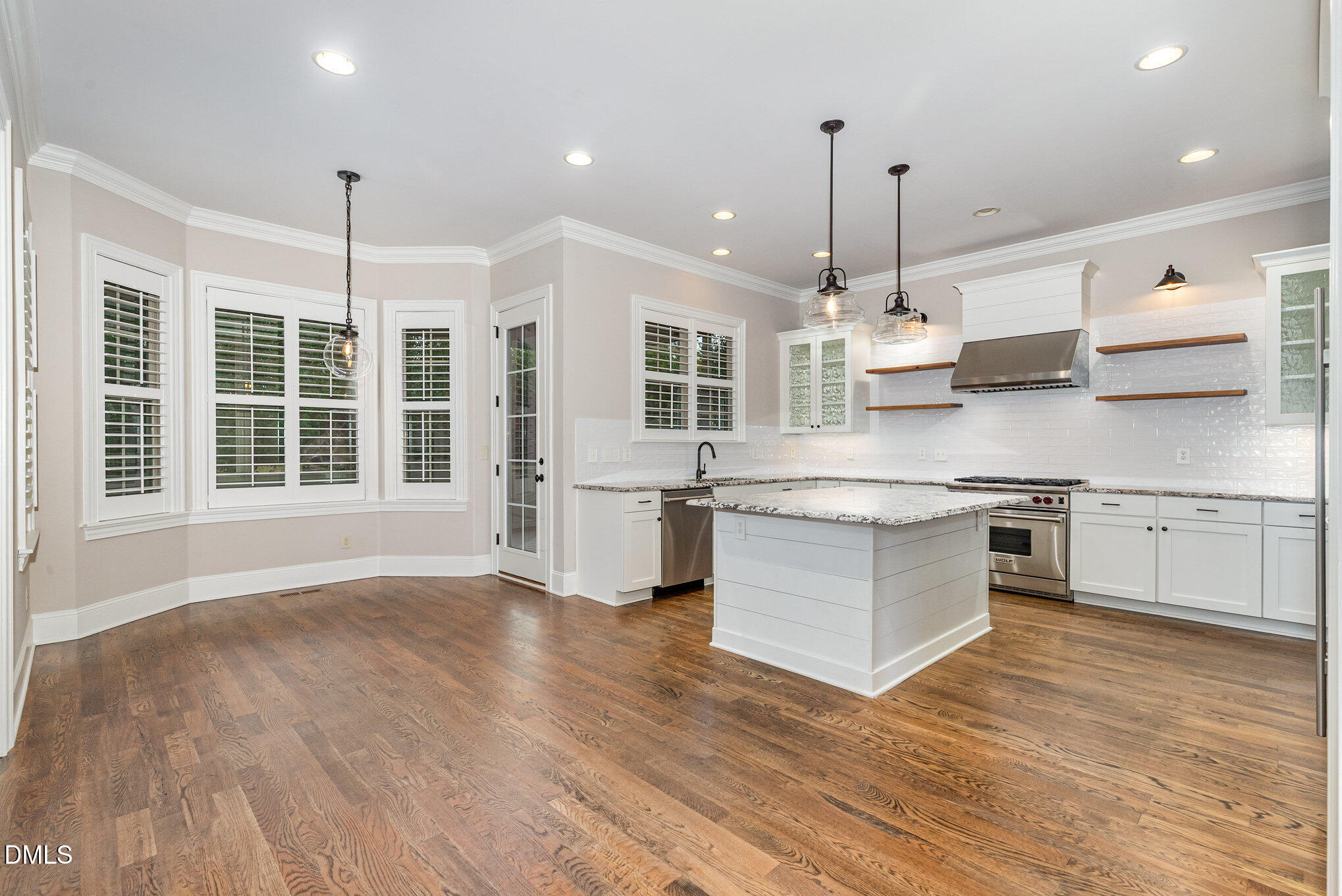5112 Pomfret Point