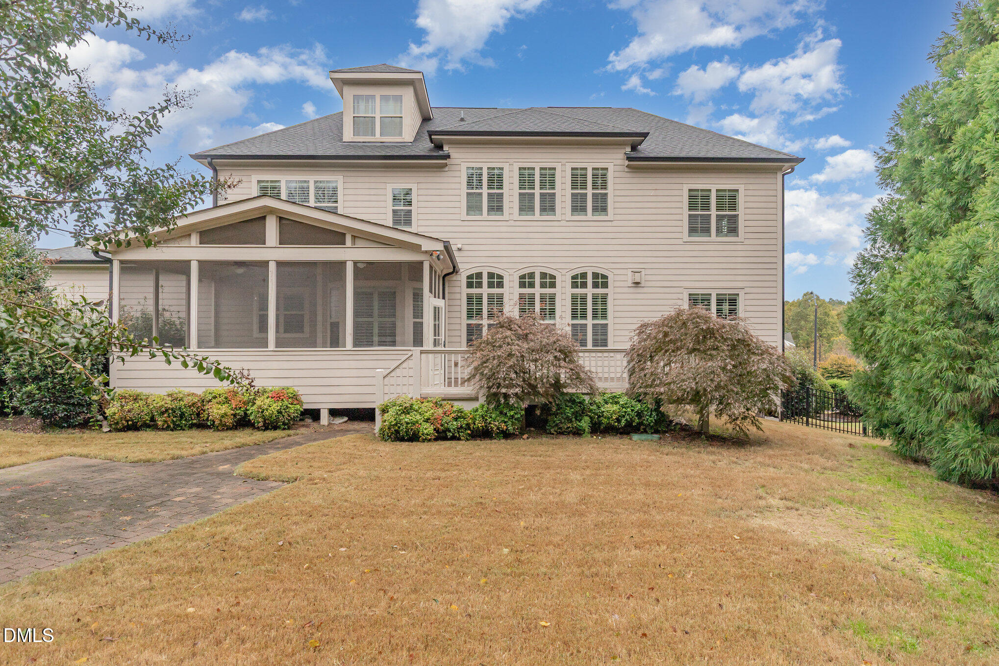 5112 Pomfret Point