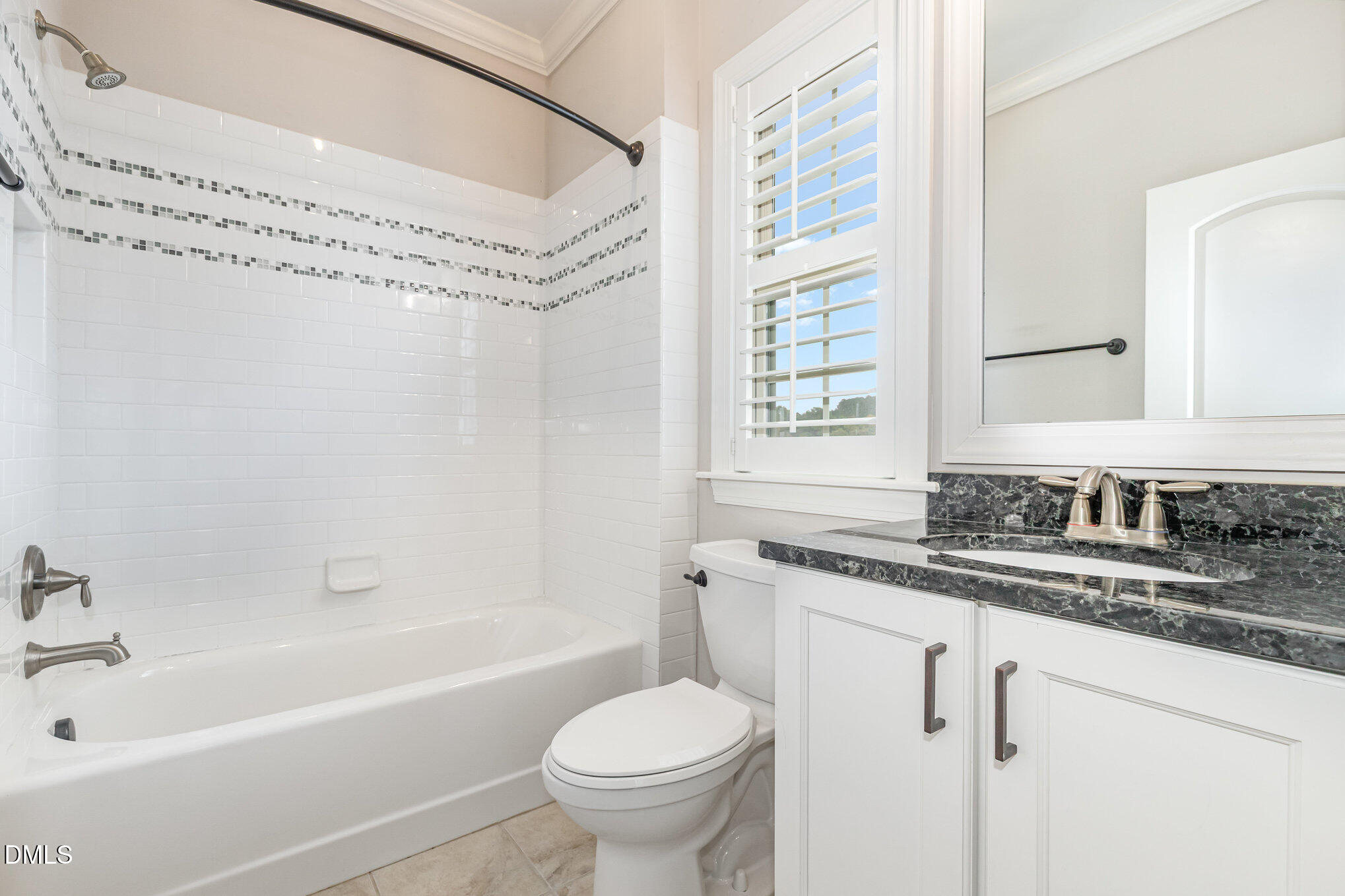 5112 Pomfret Point