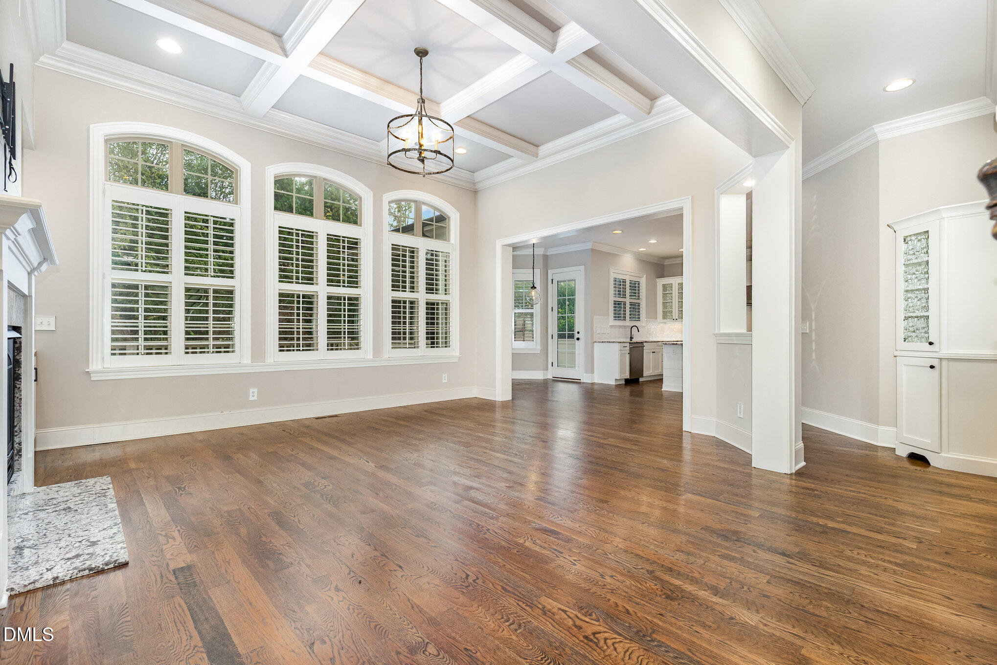 5112 Pomfret Point