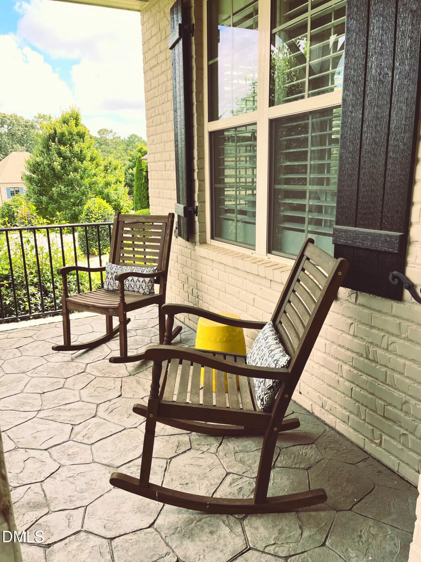 5112 Pomfret Point