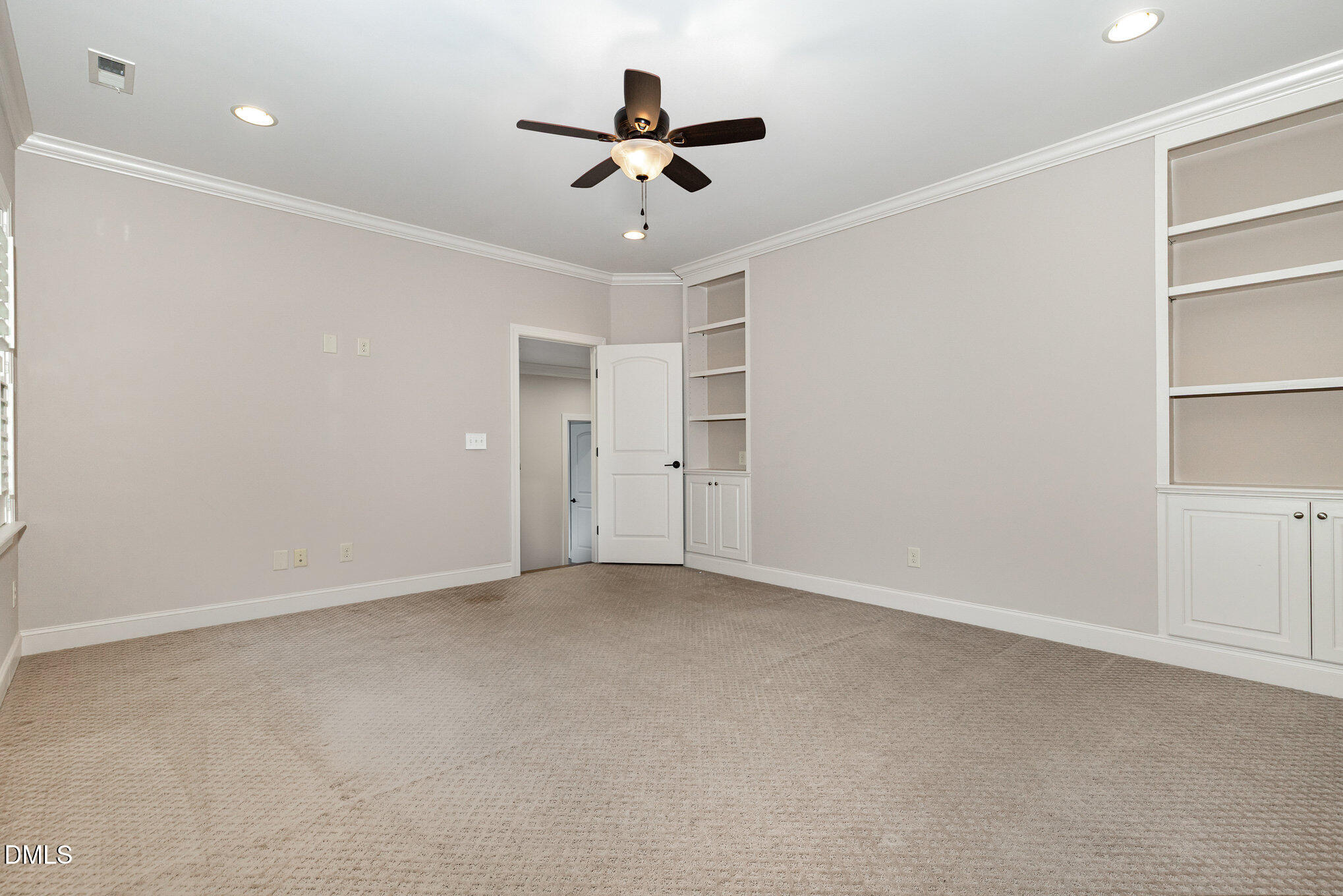 5112 Pomfret Point