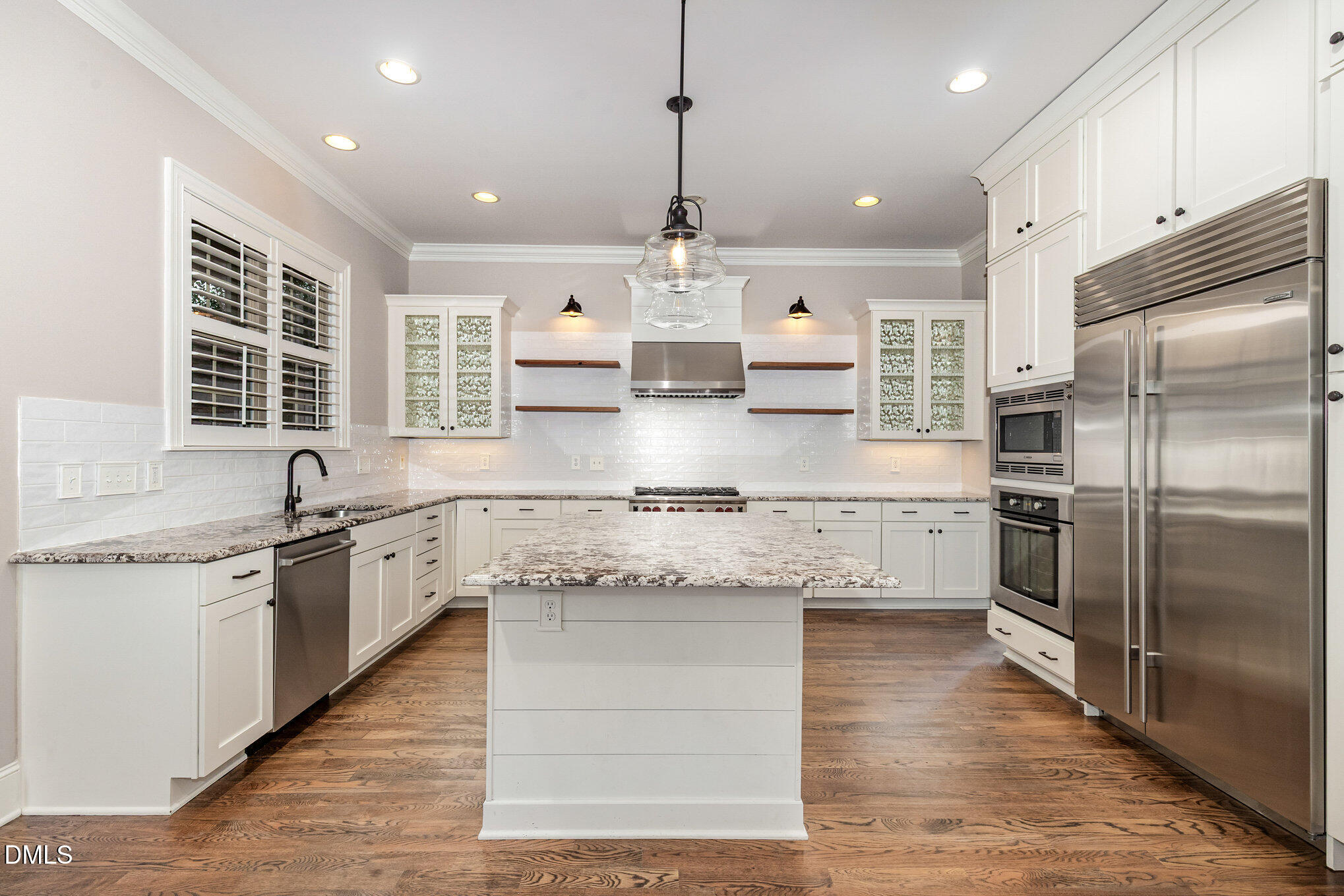 5112 Pomfret Point