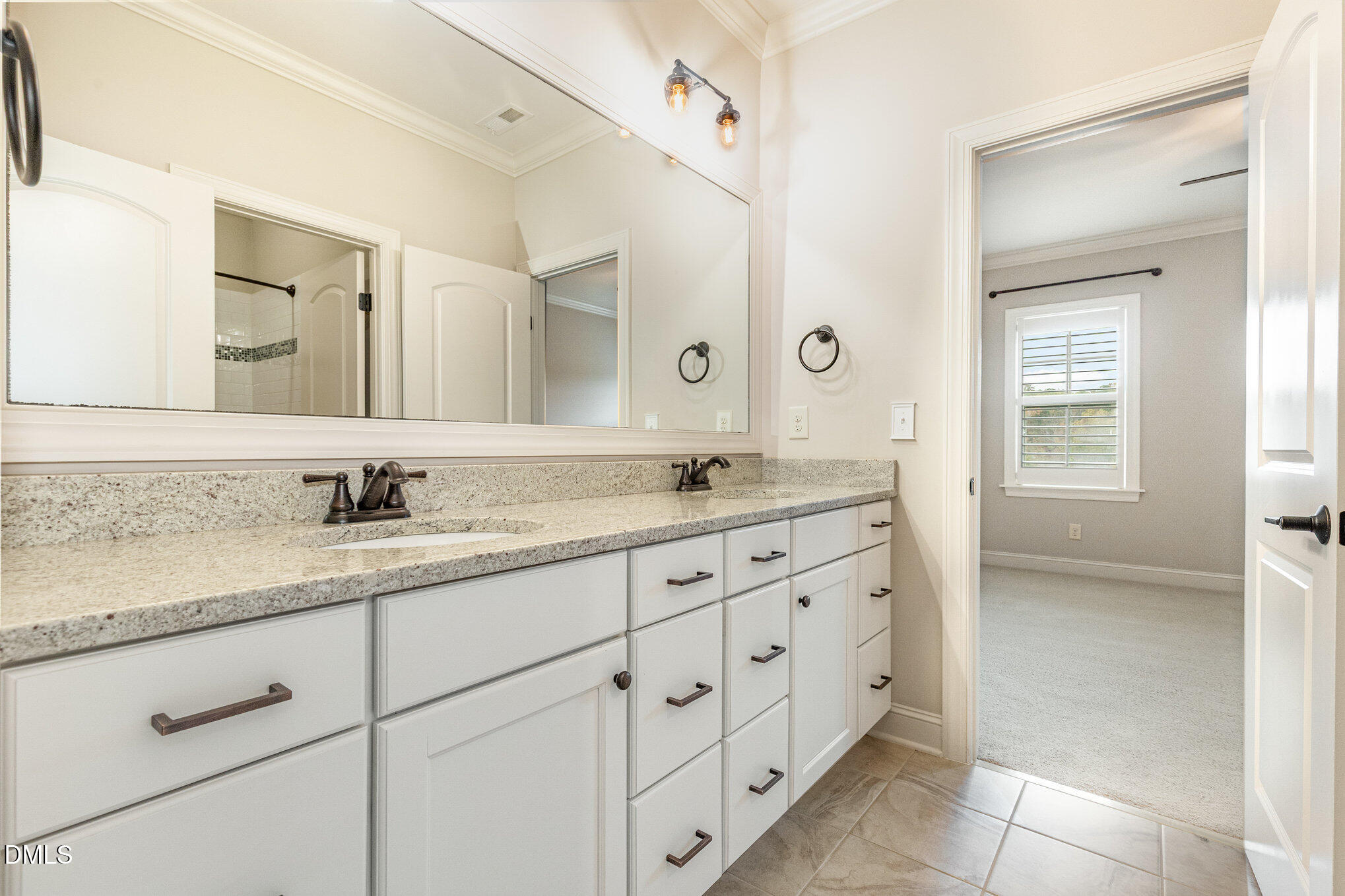 5112 Pomfret Point