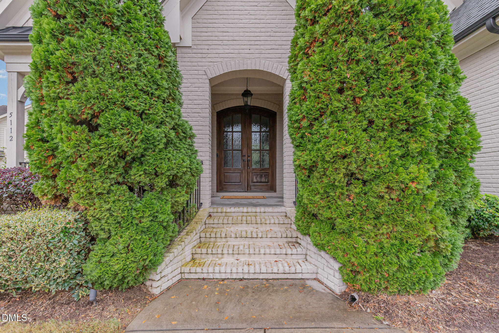 5112 Pomfret Point