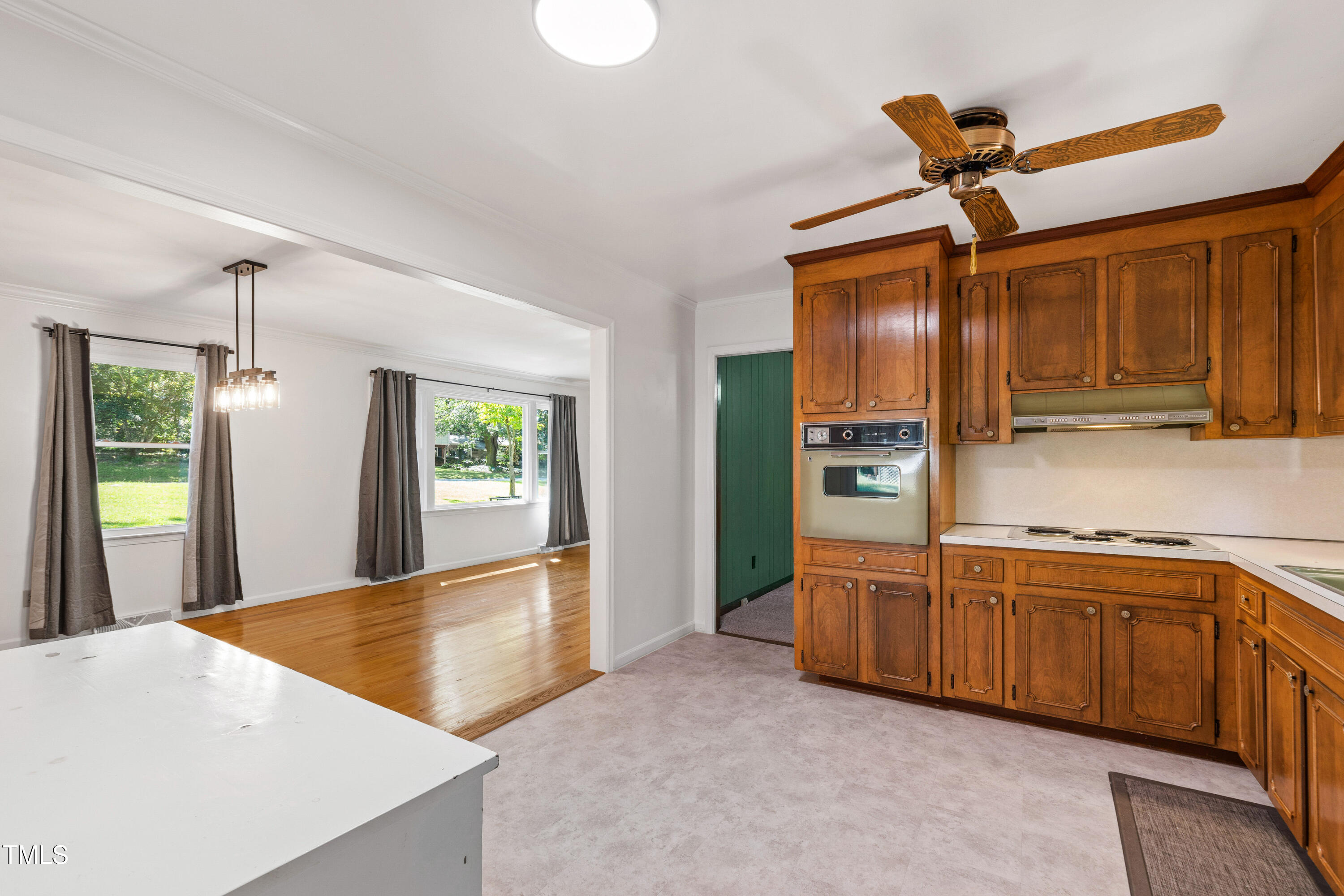 4606 Greenbrier Road