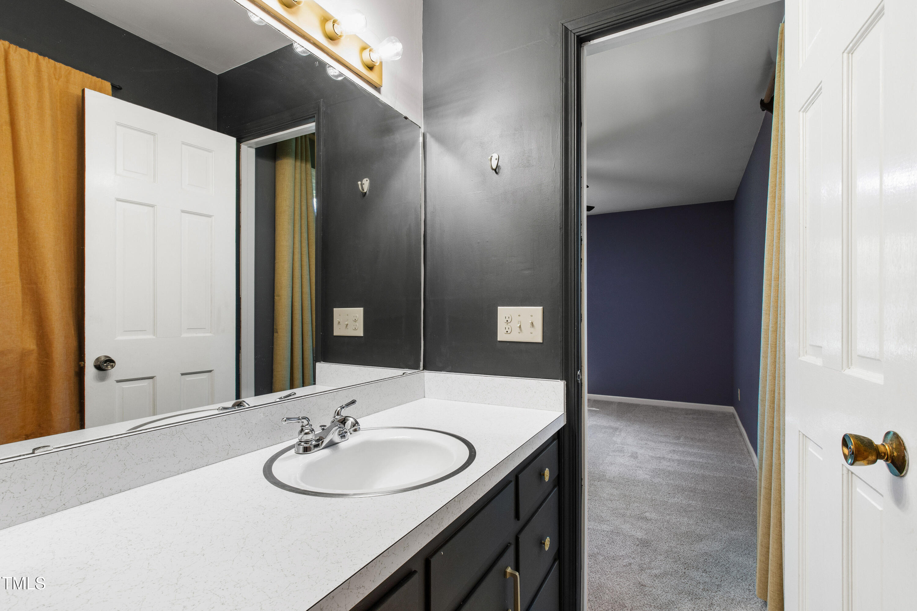 4606 Greenbrier Road