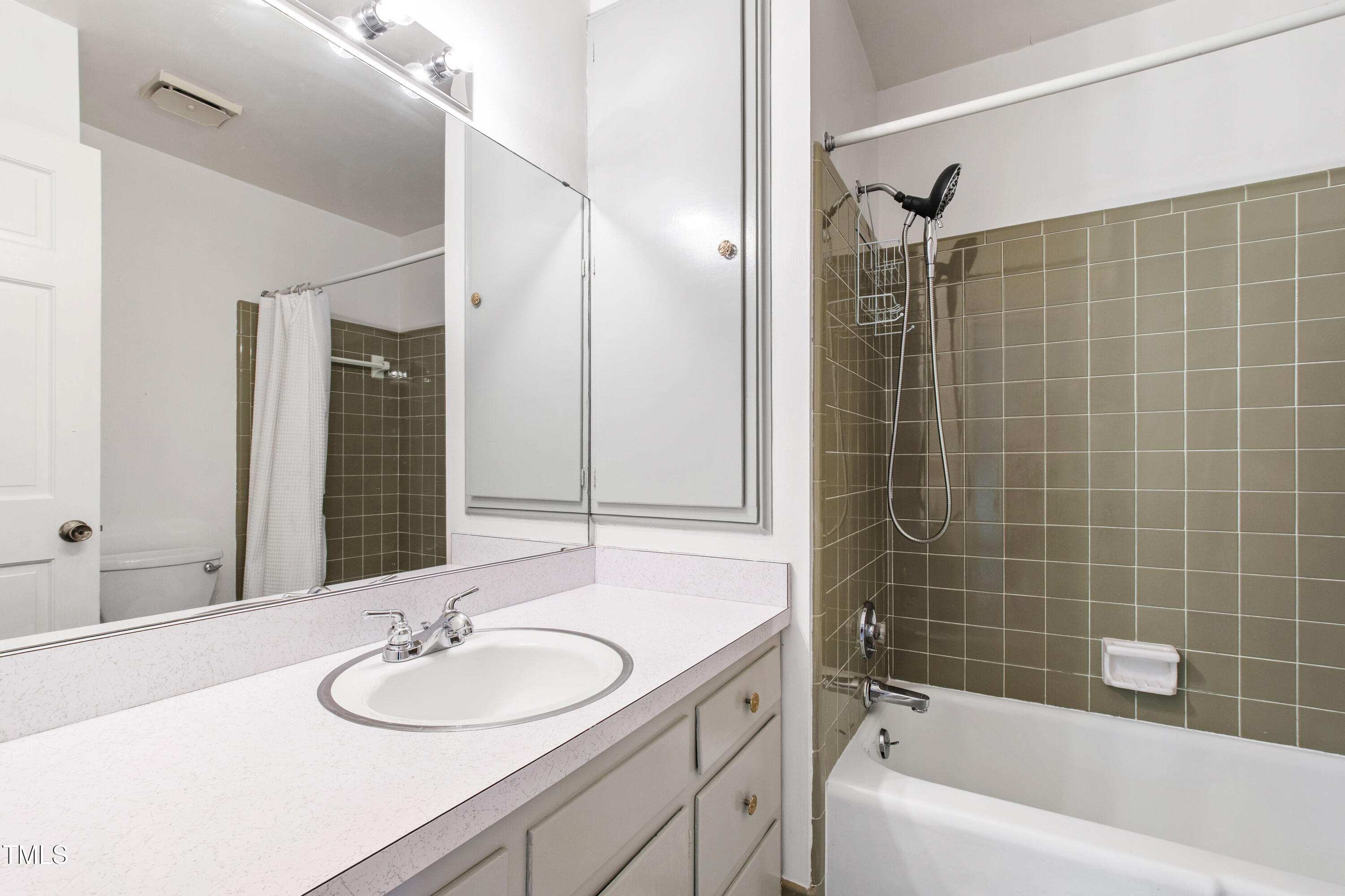 4606 Greenbrier Road