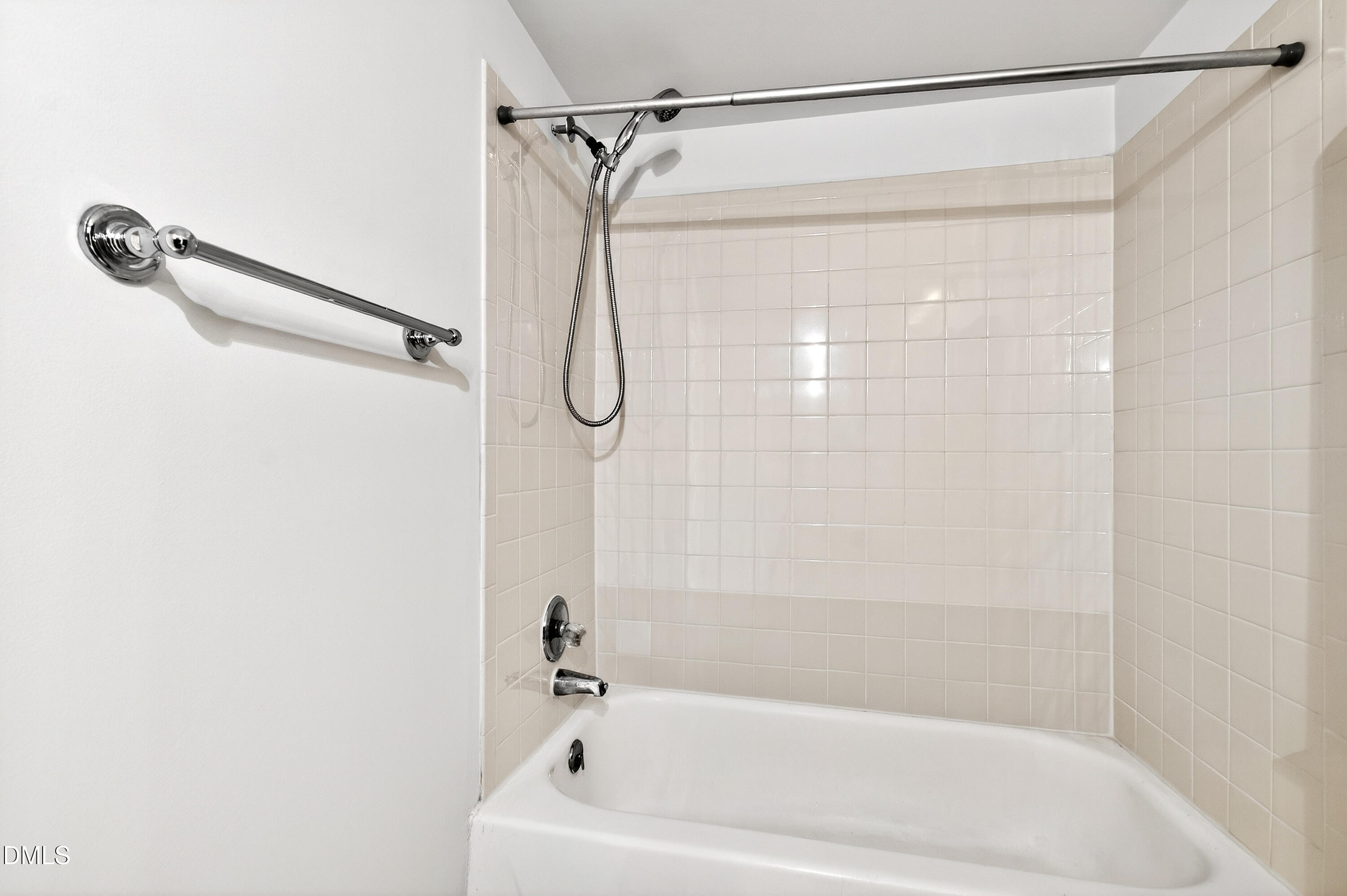 1010 Nicholwood Drive # 103