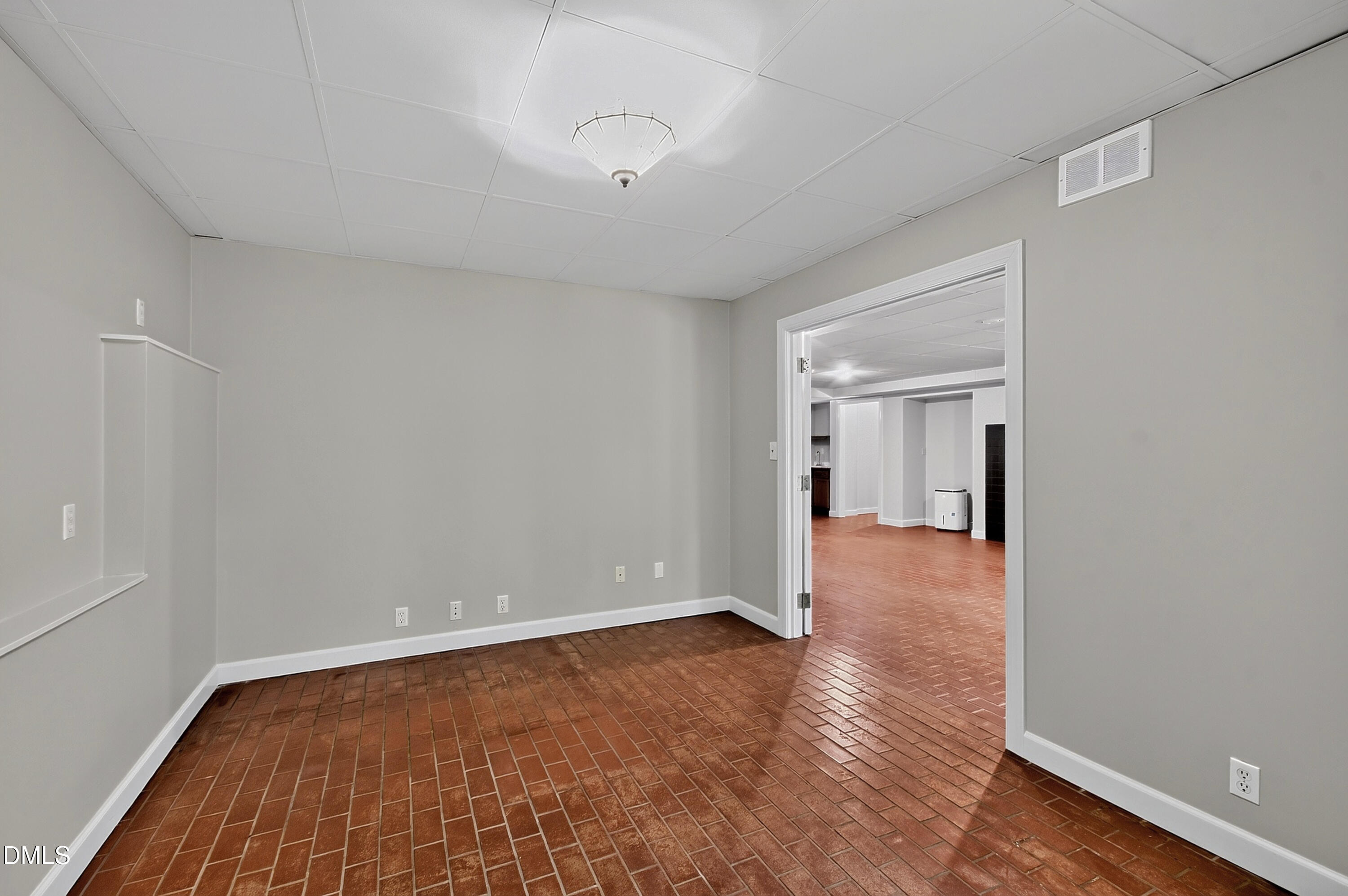 7036 Sirius Lane