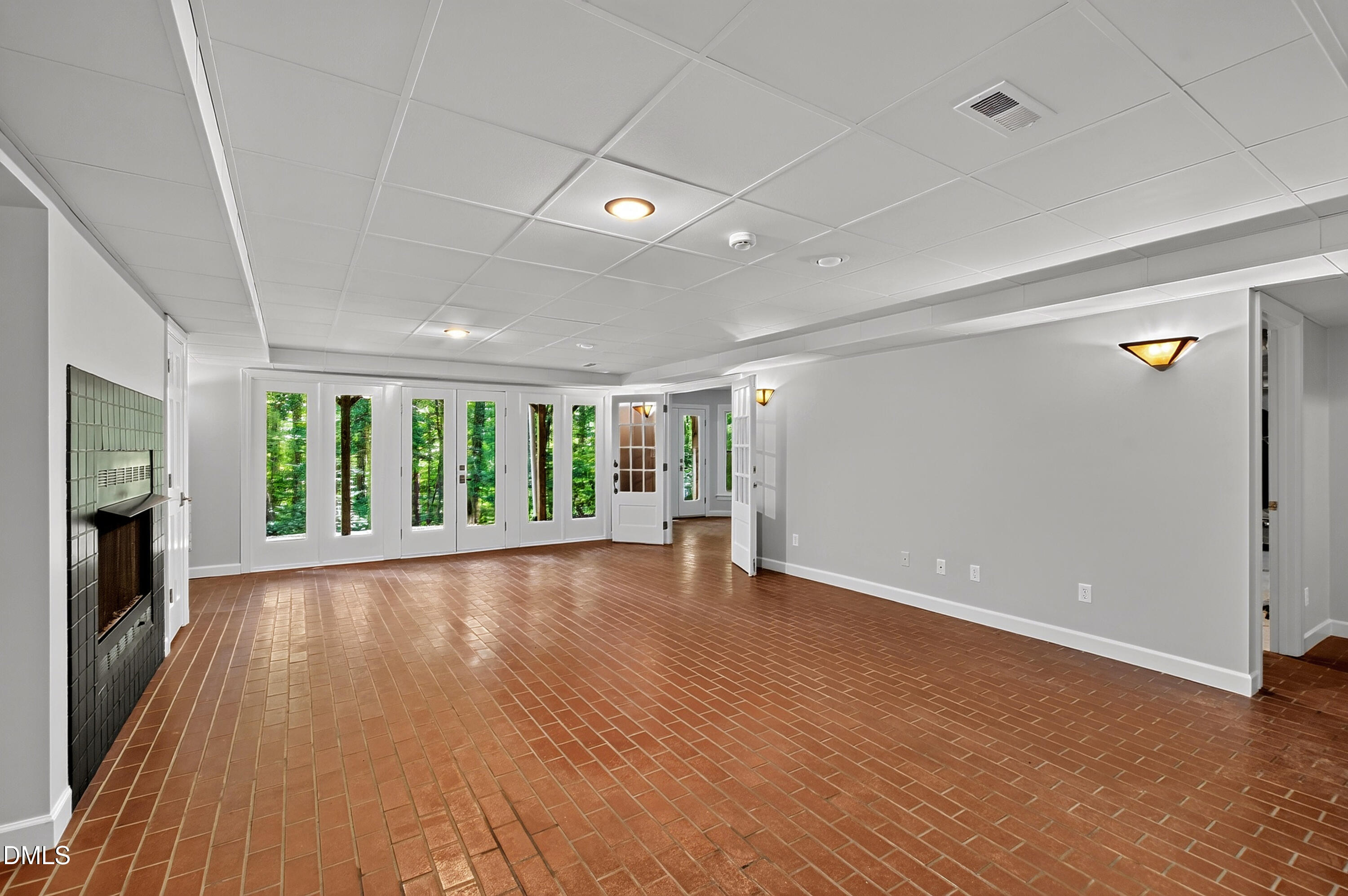 7036 Sirius Lane